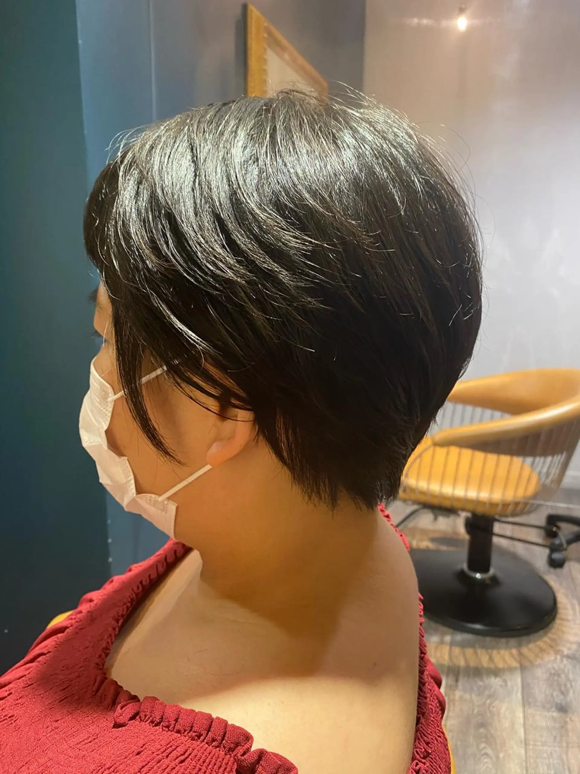 ショート 梅田ハイトーン チダ ヒナノのヘアスタイル