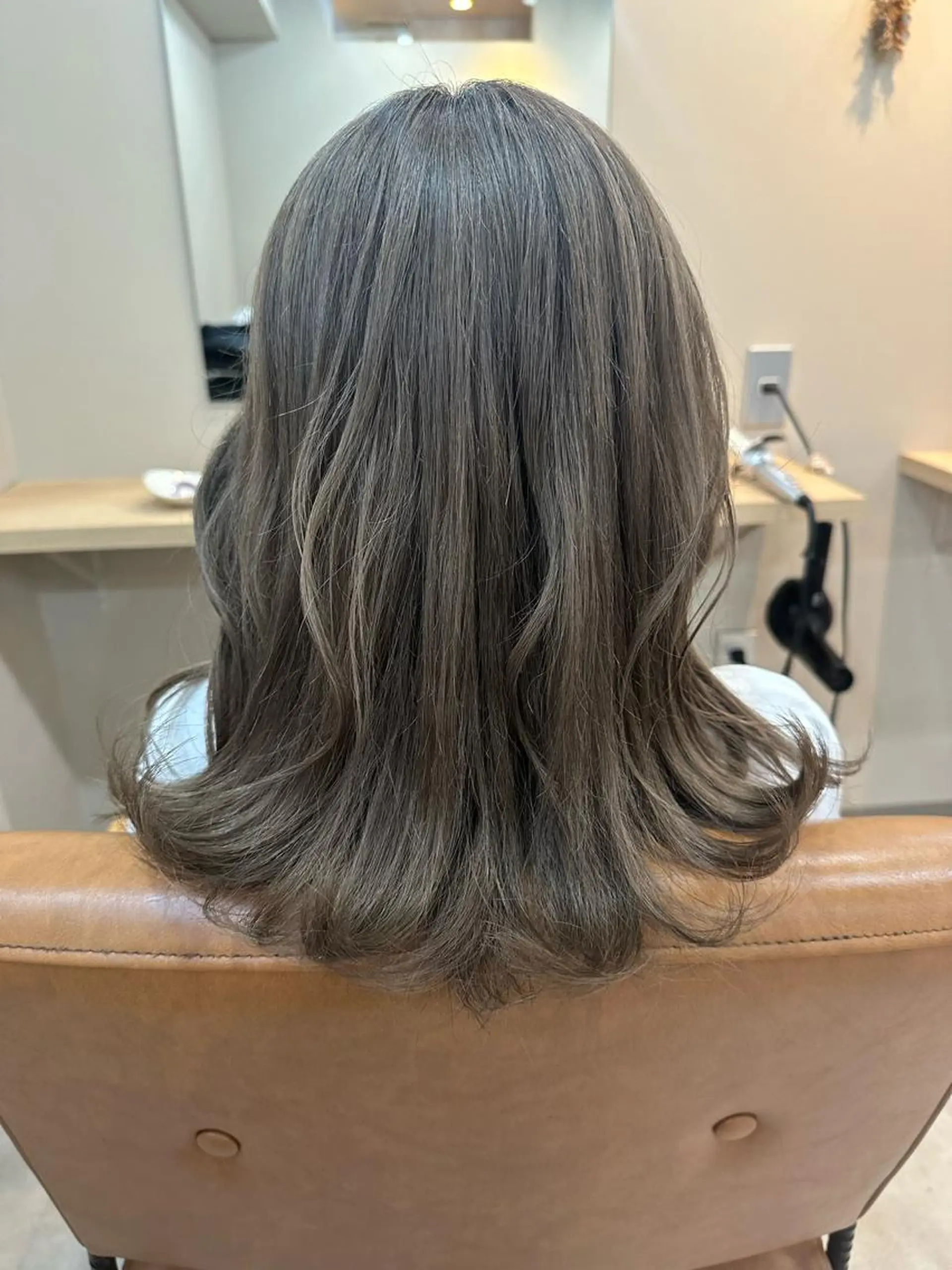 セミロング 櫻井 サクラのヘアスタイル