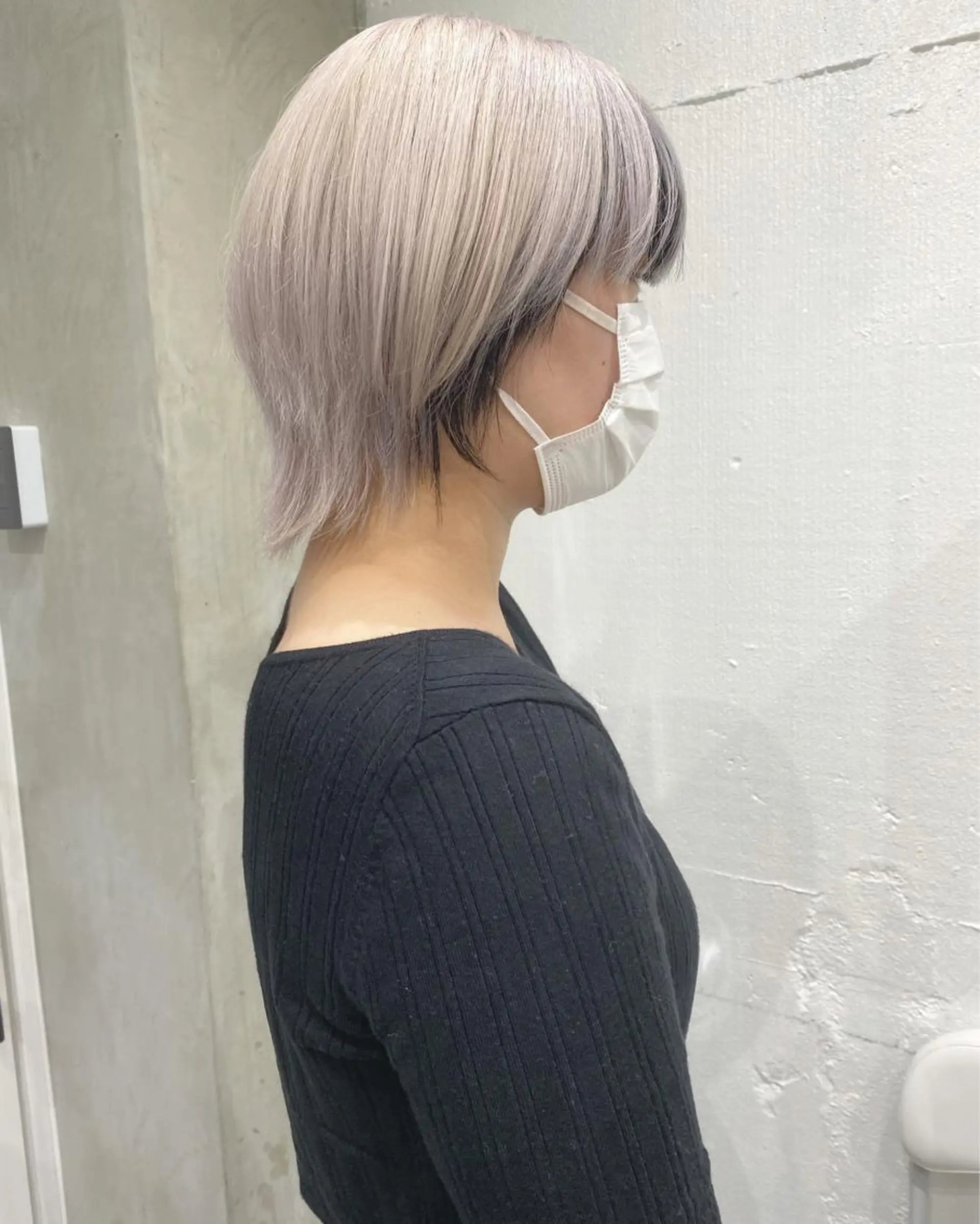 ショート カラー ヘアアレンジ 切りっぱなしボブ アッシュ アッシュグレー バレイヤージュ ベージュカラー 抜きっぱなしブロンド ササキカズマのヘアスタイル
