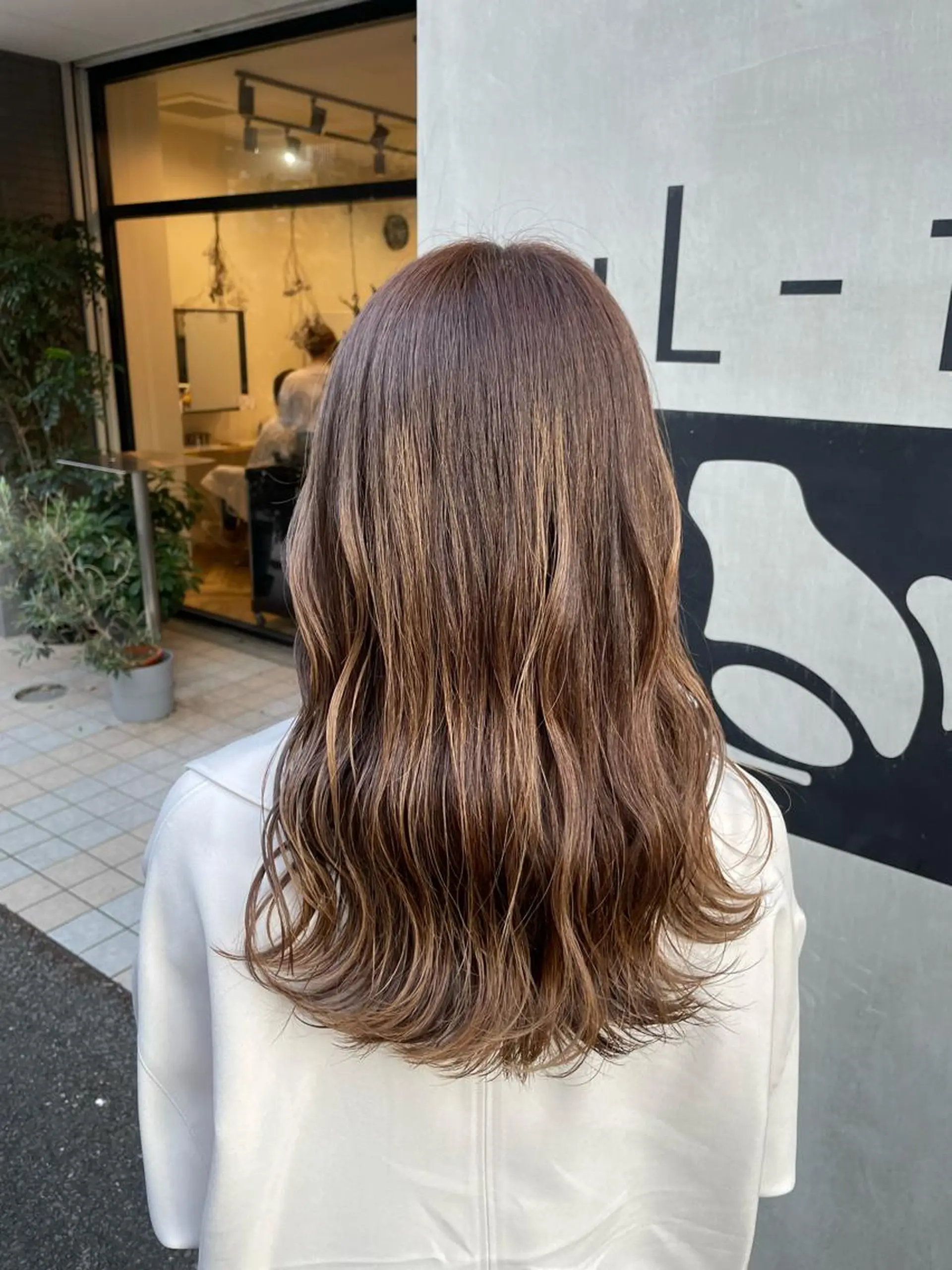 セミロング ヘアカラー 韓国ヘア/レイヤー 🇰🇷/艶髪/長橋のヘアスタイル