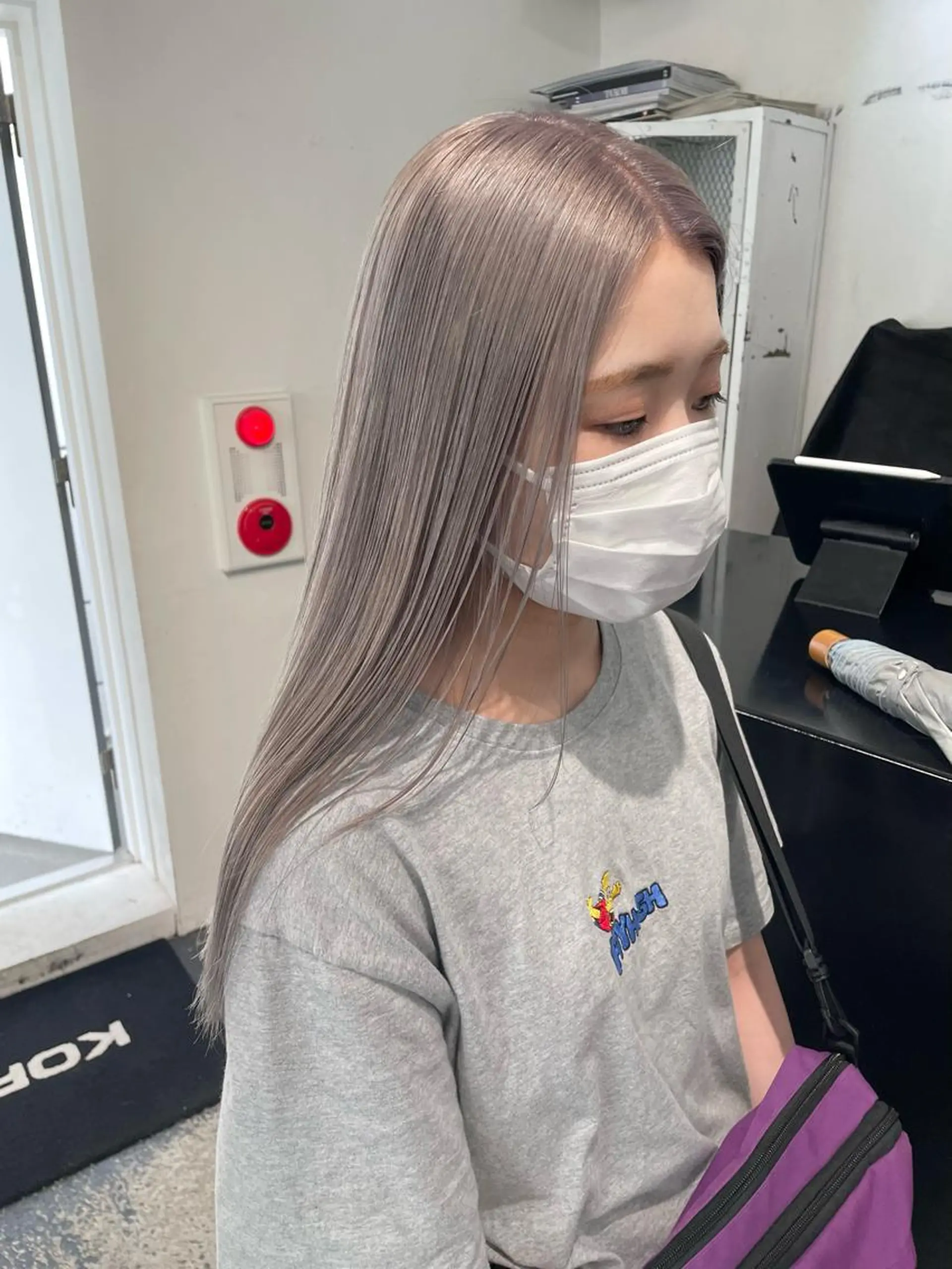 ロング カラー パーマ ヘアアレンジ メンズ キッズ ネイル マツエク・マツパ アイブロウ メンズブリーチ ブリーチ シルバー ホワイトシルバー シルバー カット ヘアカラー トリートメント 艶ハイトーン/ヘア アレンジAYAKAのヘアスタイル