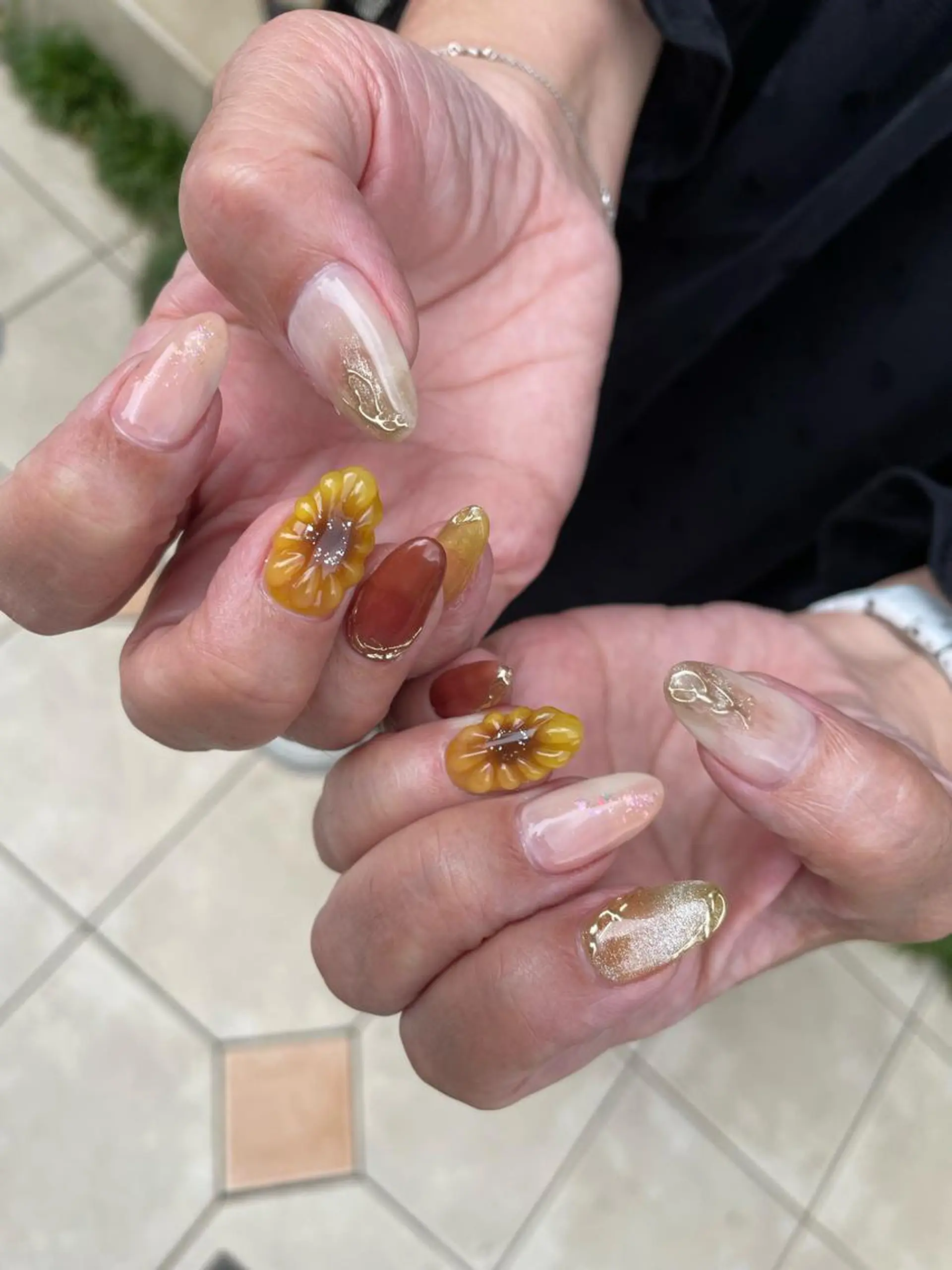 ロング カラー ヘアアレンジ キッズ ネイル マツエク・マツパ アイブロウ 福田 加奈のネイルデザイン