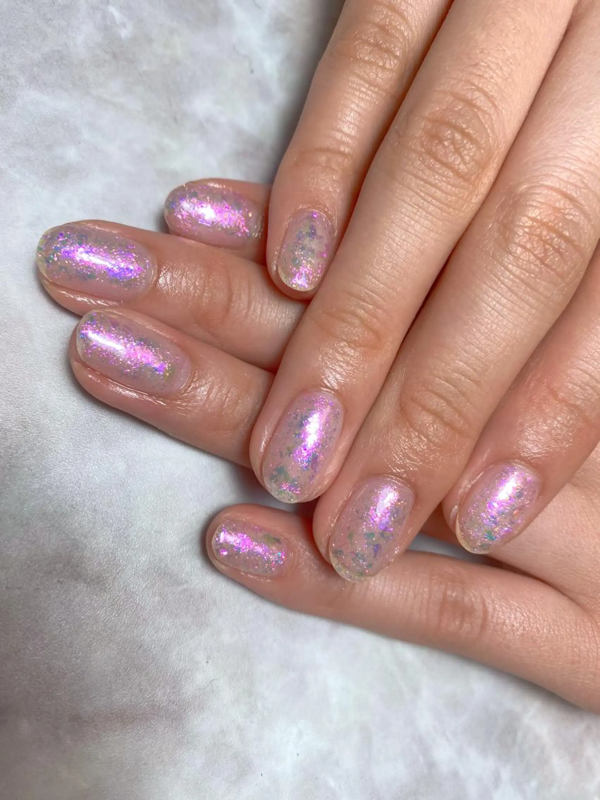 ネイル ホログラムネイル ニュアンスネイル ハンドネイル 🌿Charme🌿 MAIのネイルデザイン