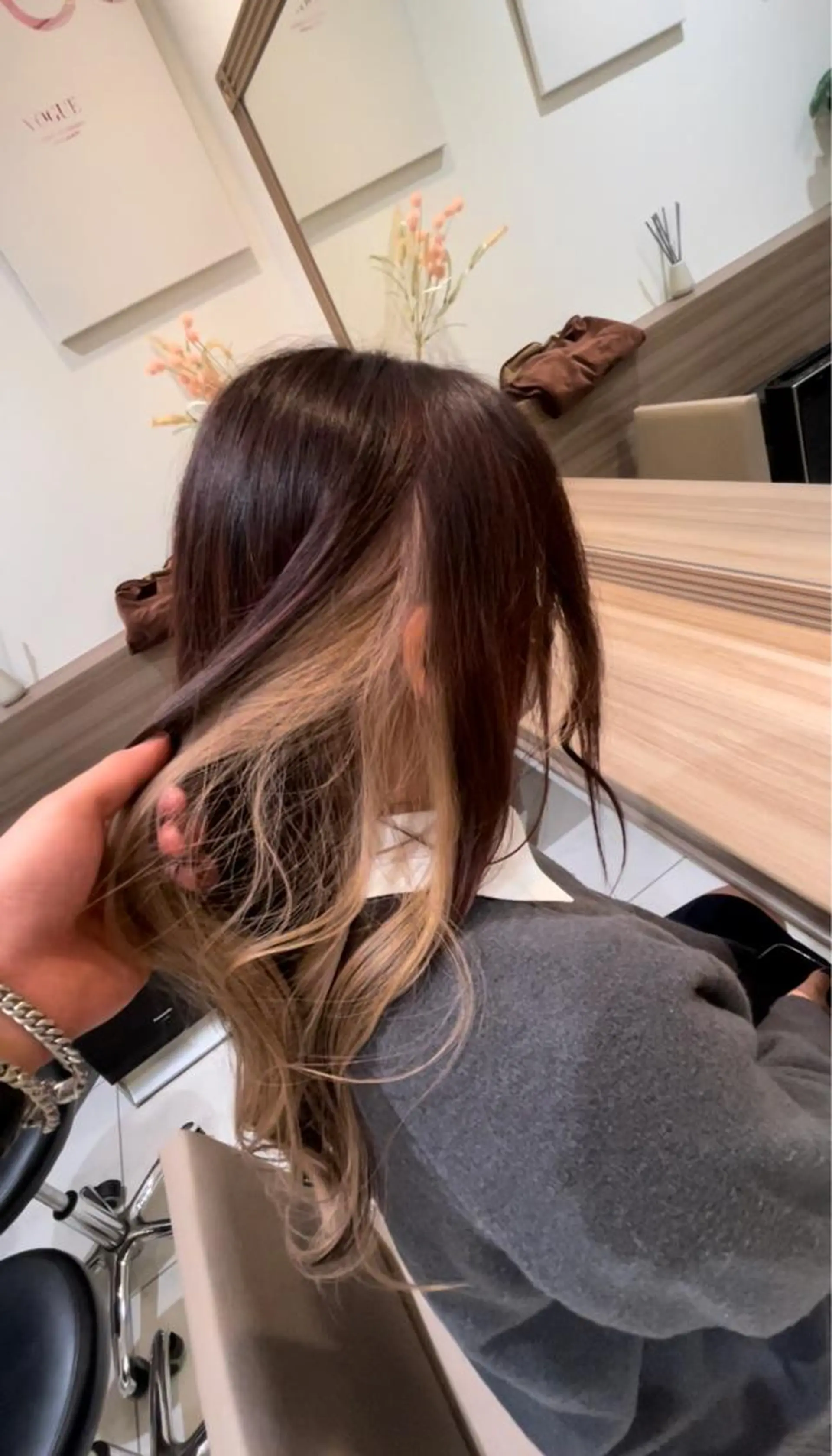 ロング カラー ベージュカラー インナーカラー ミルクティーベージュ カット ヘアカラー トリートメント 菊池 遼/透明感 /韓国レイヤー/艶感のヘアスタイル