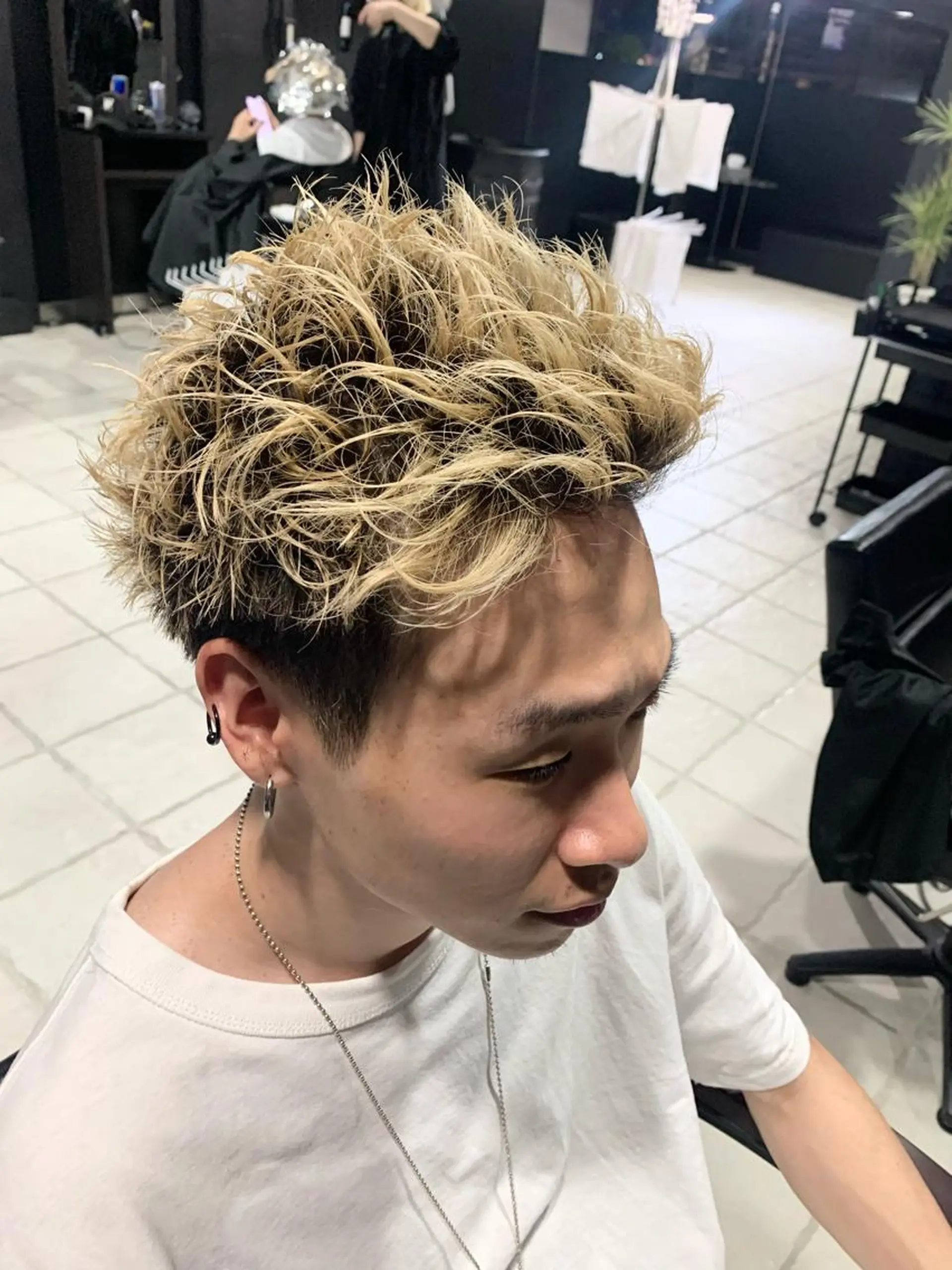 ショート メンズ センターパート メンズハイライト メンズ韓国風 マッシュ メンズパーマ カット ヘアセット メンズパーマ/難波/ 心斎橋　室園亮佑のヘアスタイル