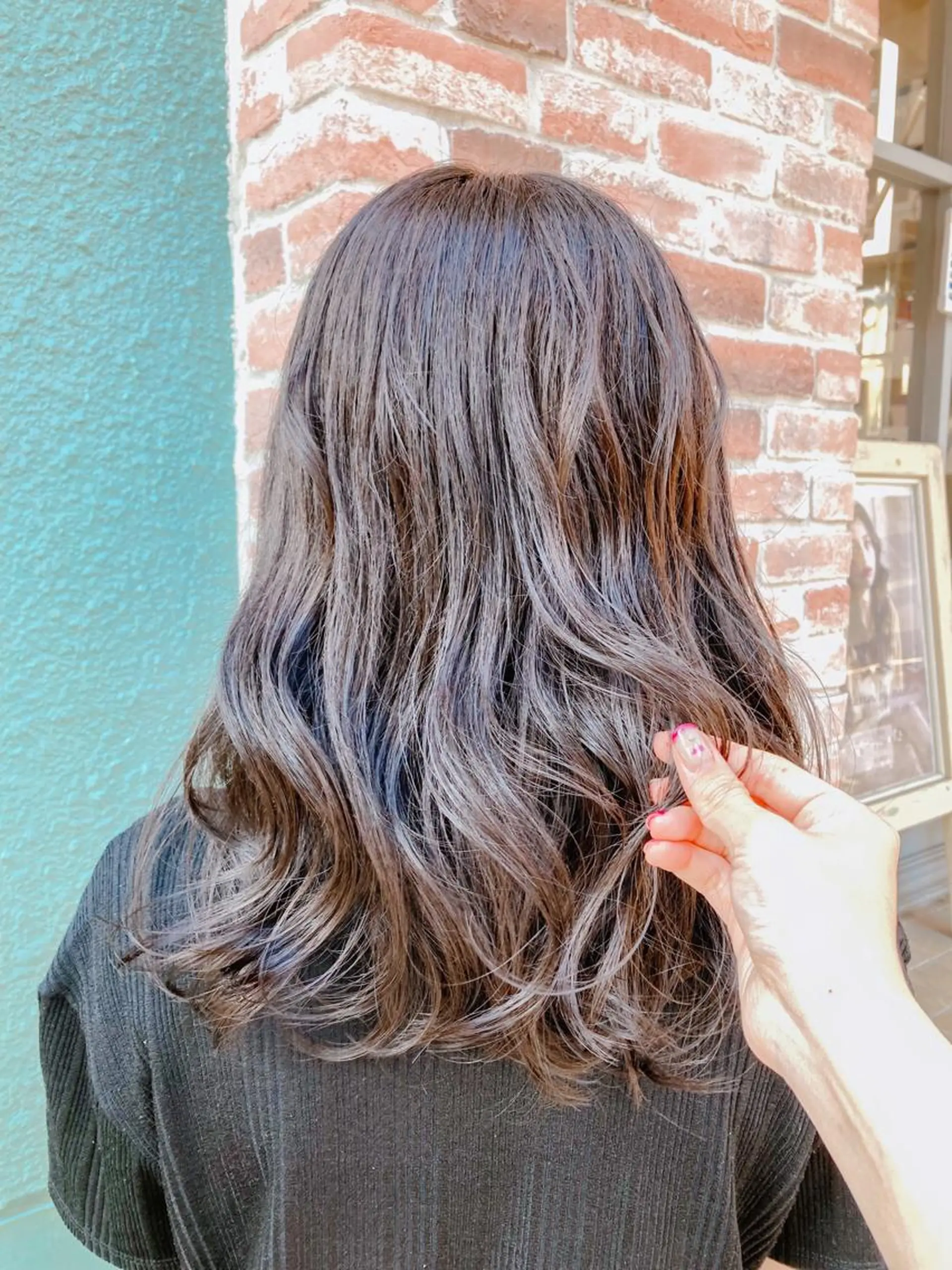 ロング パーマ/イルミナ カラー　三浦菜々子のヘアスタイル