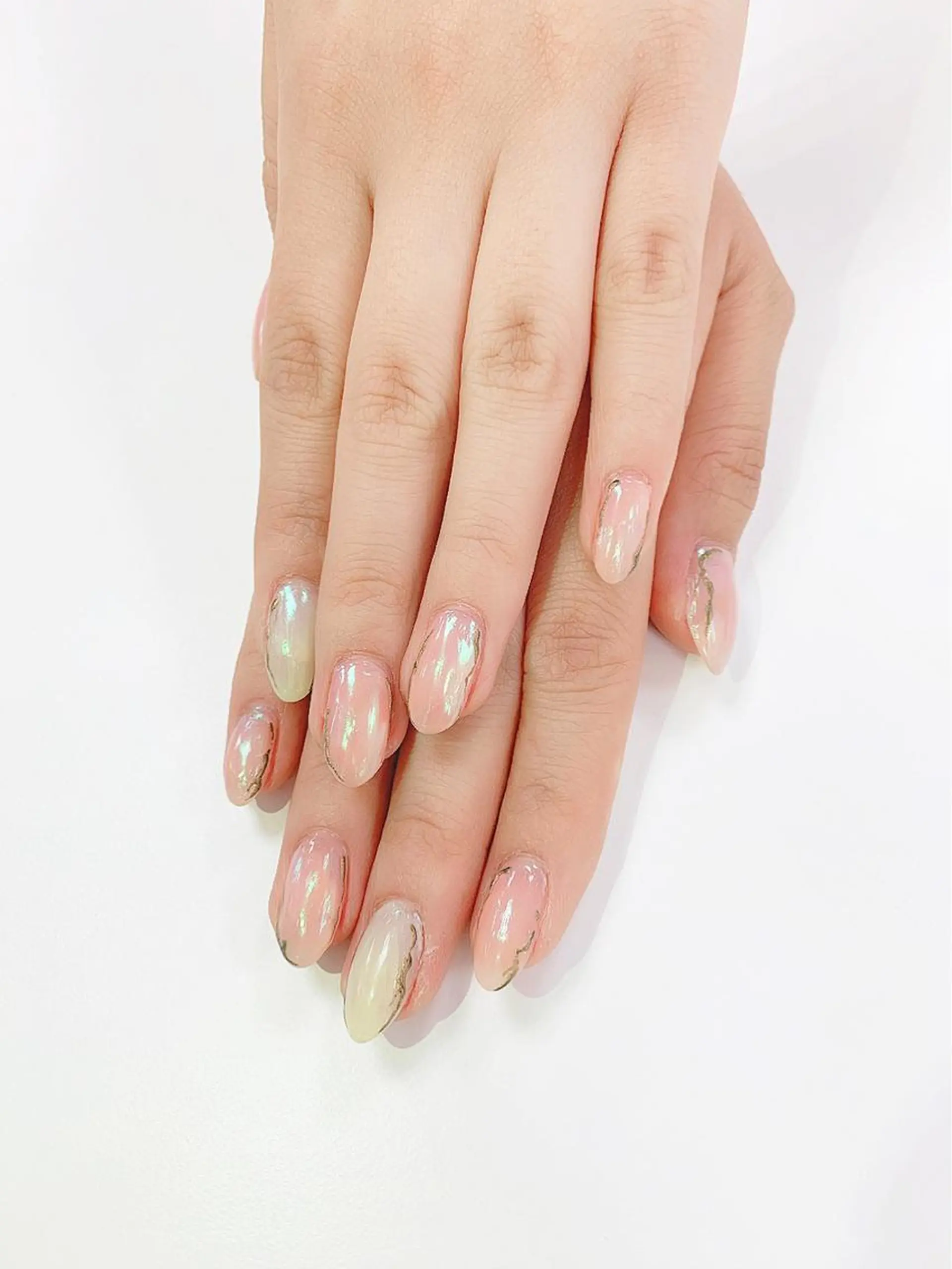 ネイル 指名支持率NO.1 スタイリストのヘアスタイル