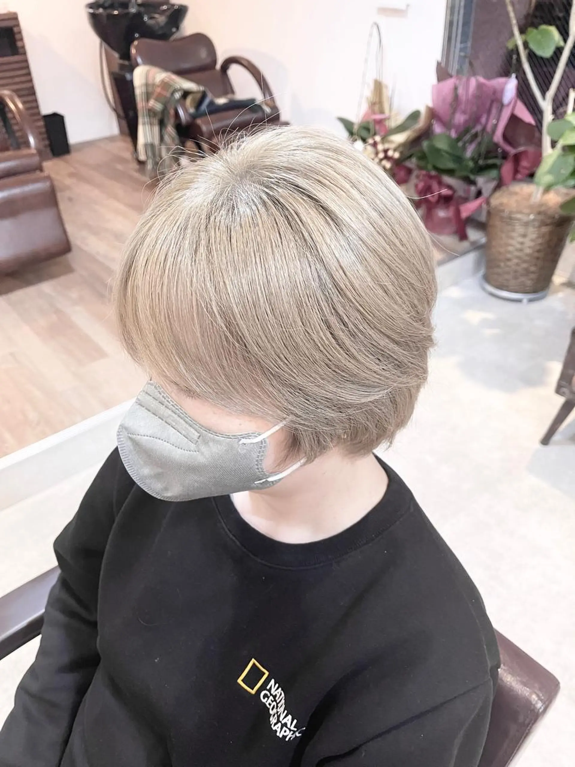 ショート カラー ブリーチ ブロンド i  plus＋所属・髪質改善で 憧れの潤艶美髪にのヘアスタイル