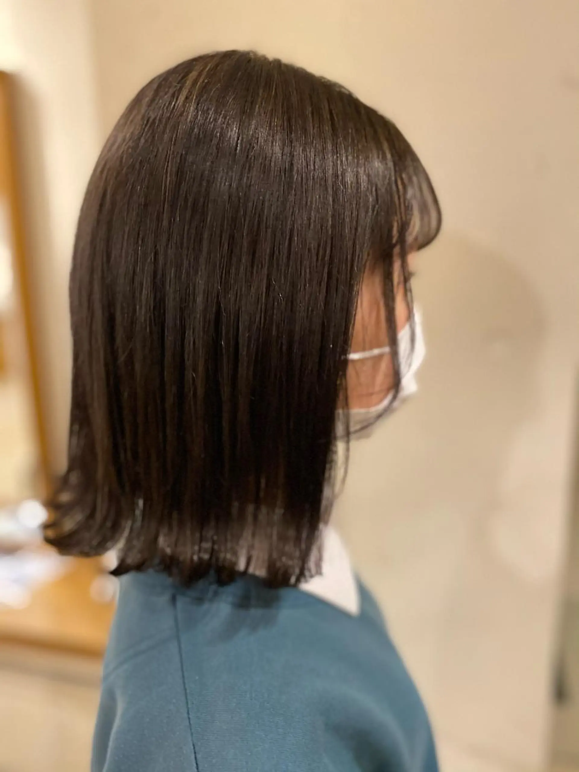 ミディアム カラー 安澤 彩奈のヘアスタイル