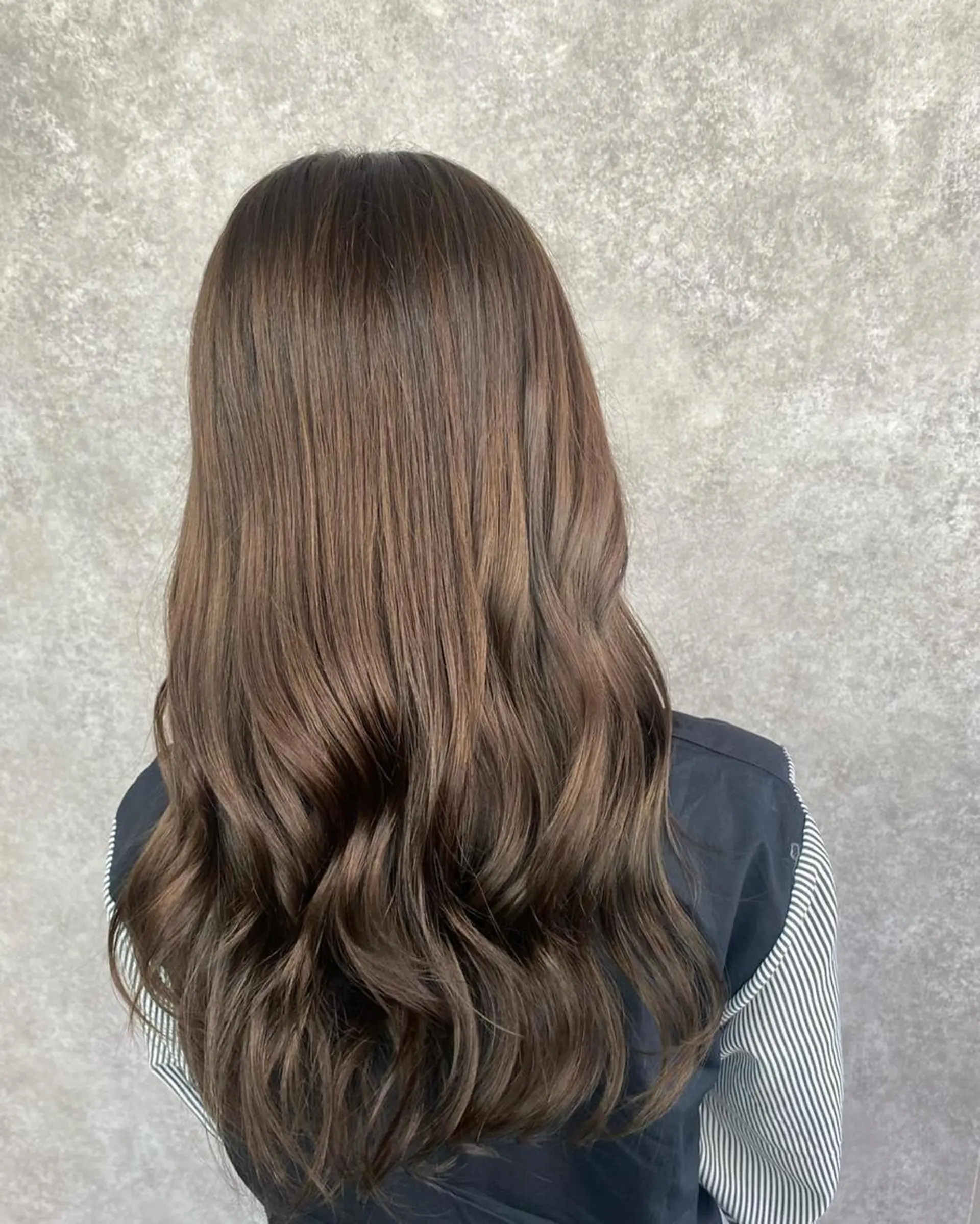 ロング カラー アッシュ アッシュブラウン ブリーチ ブラウンカラー ダブルカラー UNDER vr 【アンダーバー】のヘアスタイル