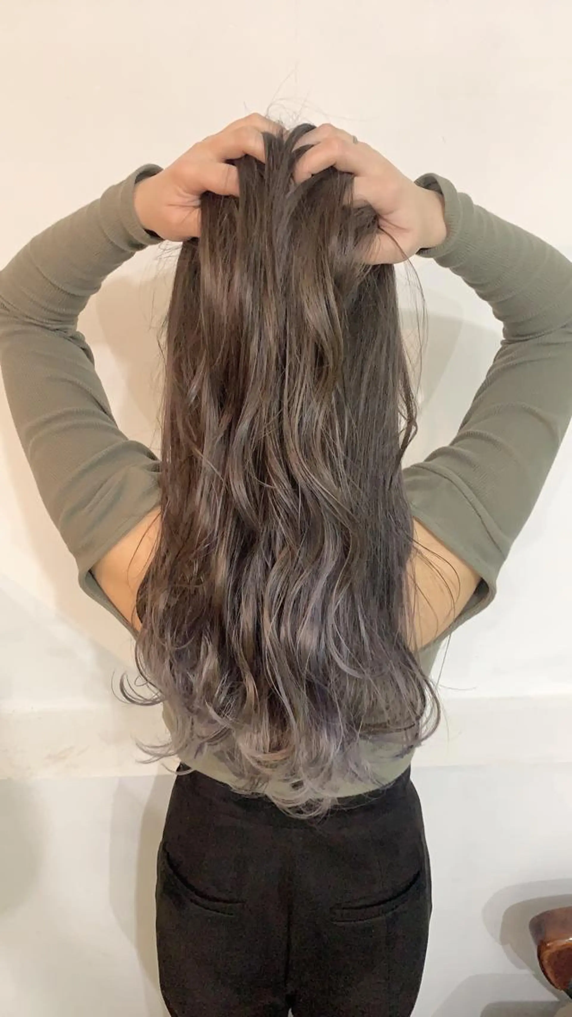 セミロング カラー ブリーチ ケアブリーチ グレージュ ヘアカラー nico  原宿所属・nico【代表】 市川　拓也のヘアスタイル