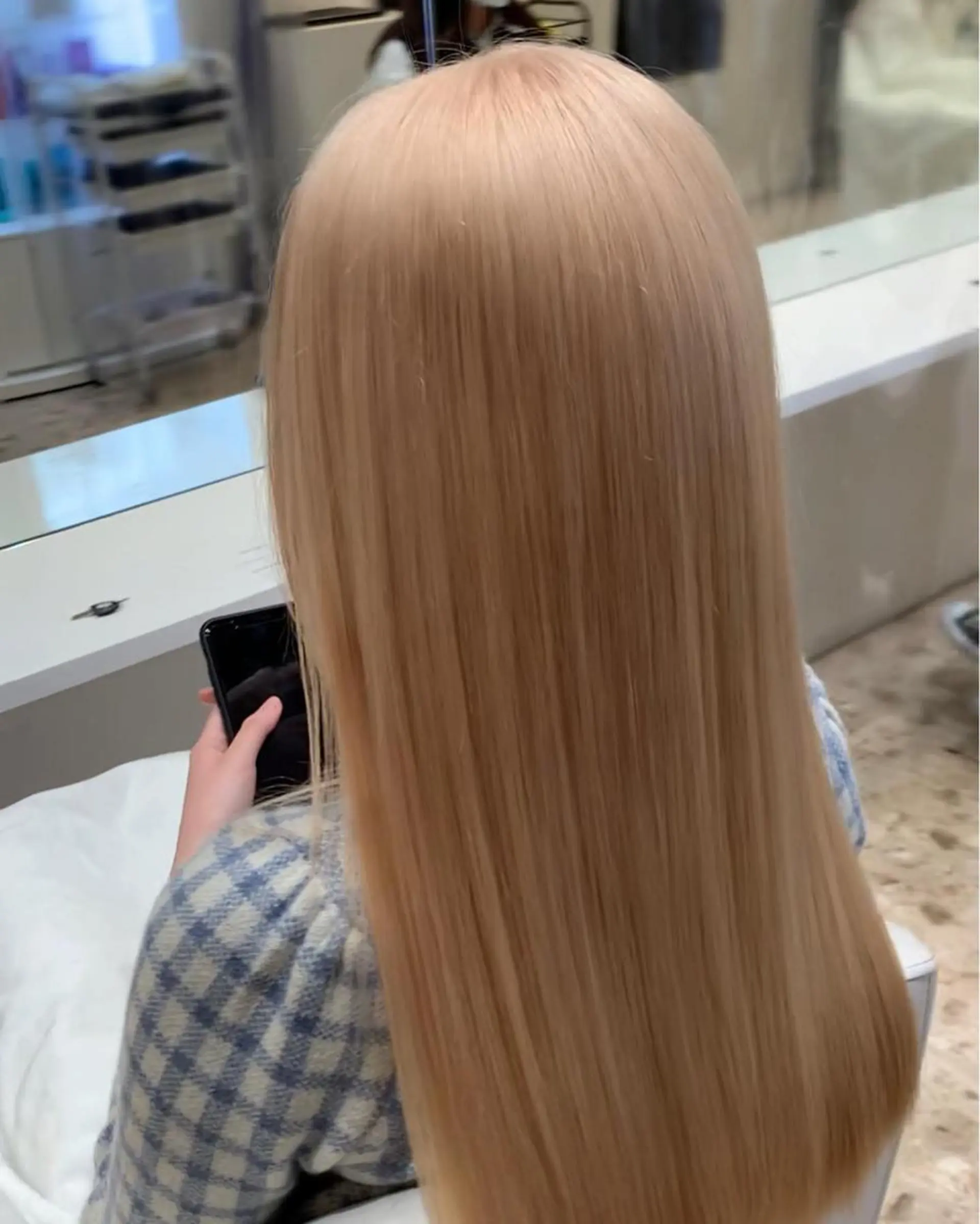 ロング カラー バレイヤージュ ブリーチ 透明感カラー ダブルカラー ハイライトカラー ヘアカラー Merly Osakaのヘアスタイル