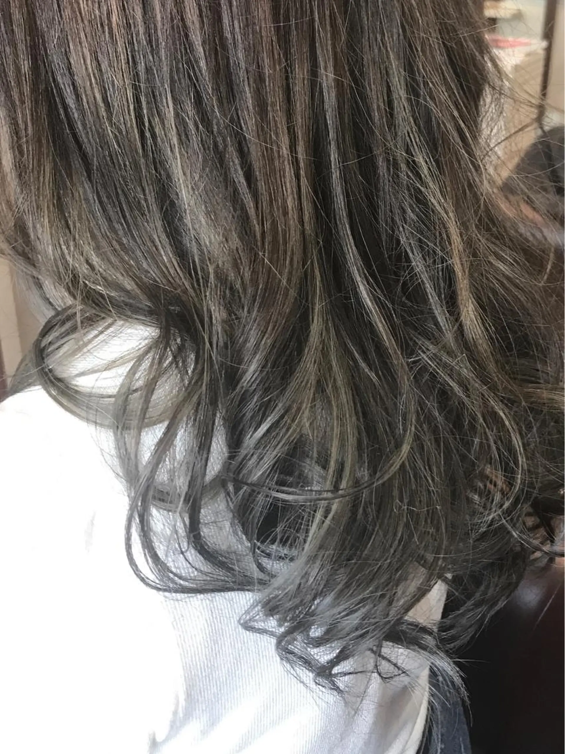 ロング 森 宇旦のヘアスタイル