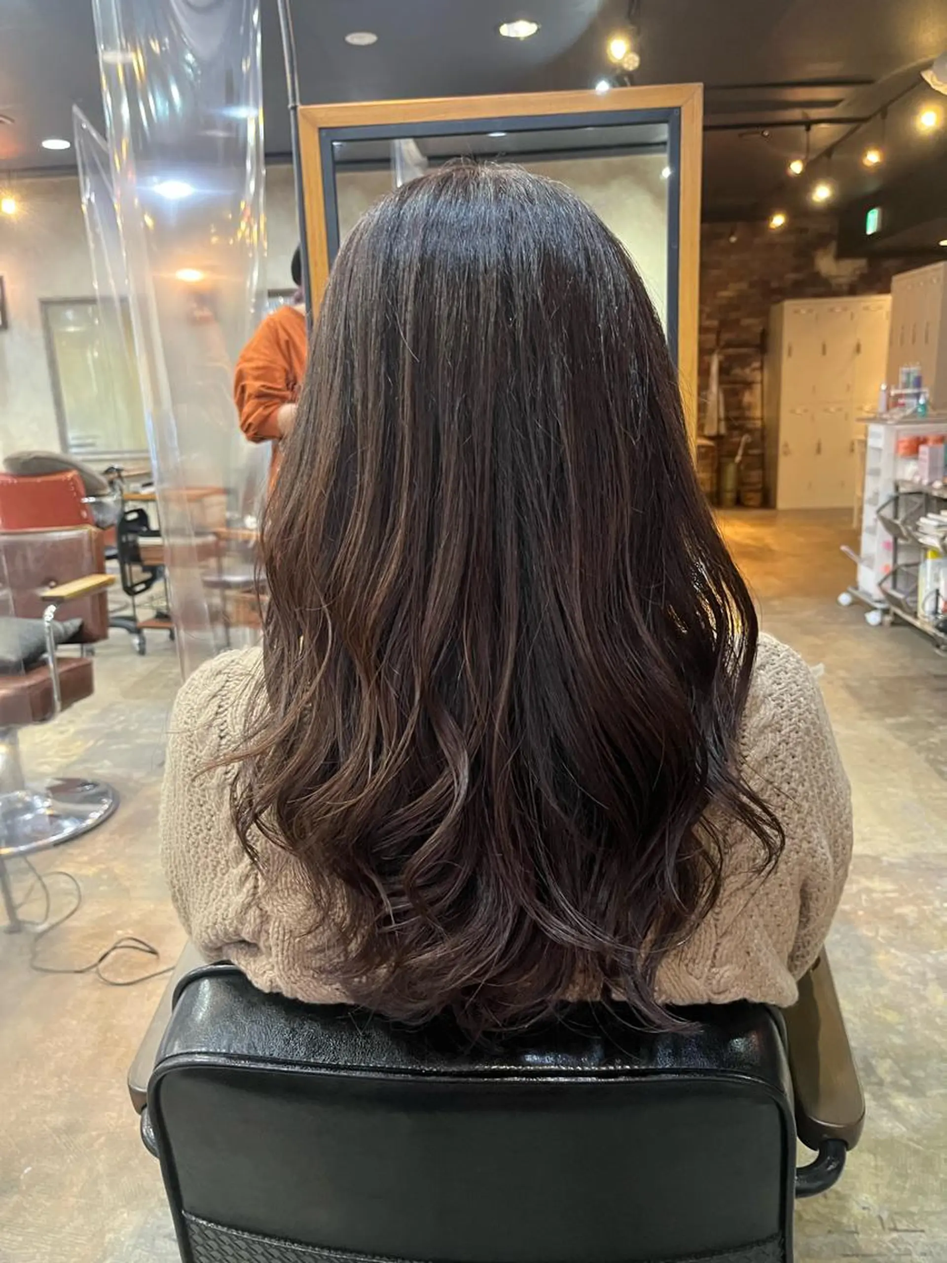 ロング カラー パーマ ヘアアレンジ キッズ ネイル マツエク・マツパ アイブロウ カット ヘアカラー パーマ 髪質改善✨ハツメイ オグ✂️のヘアスタイル