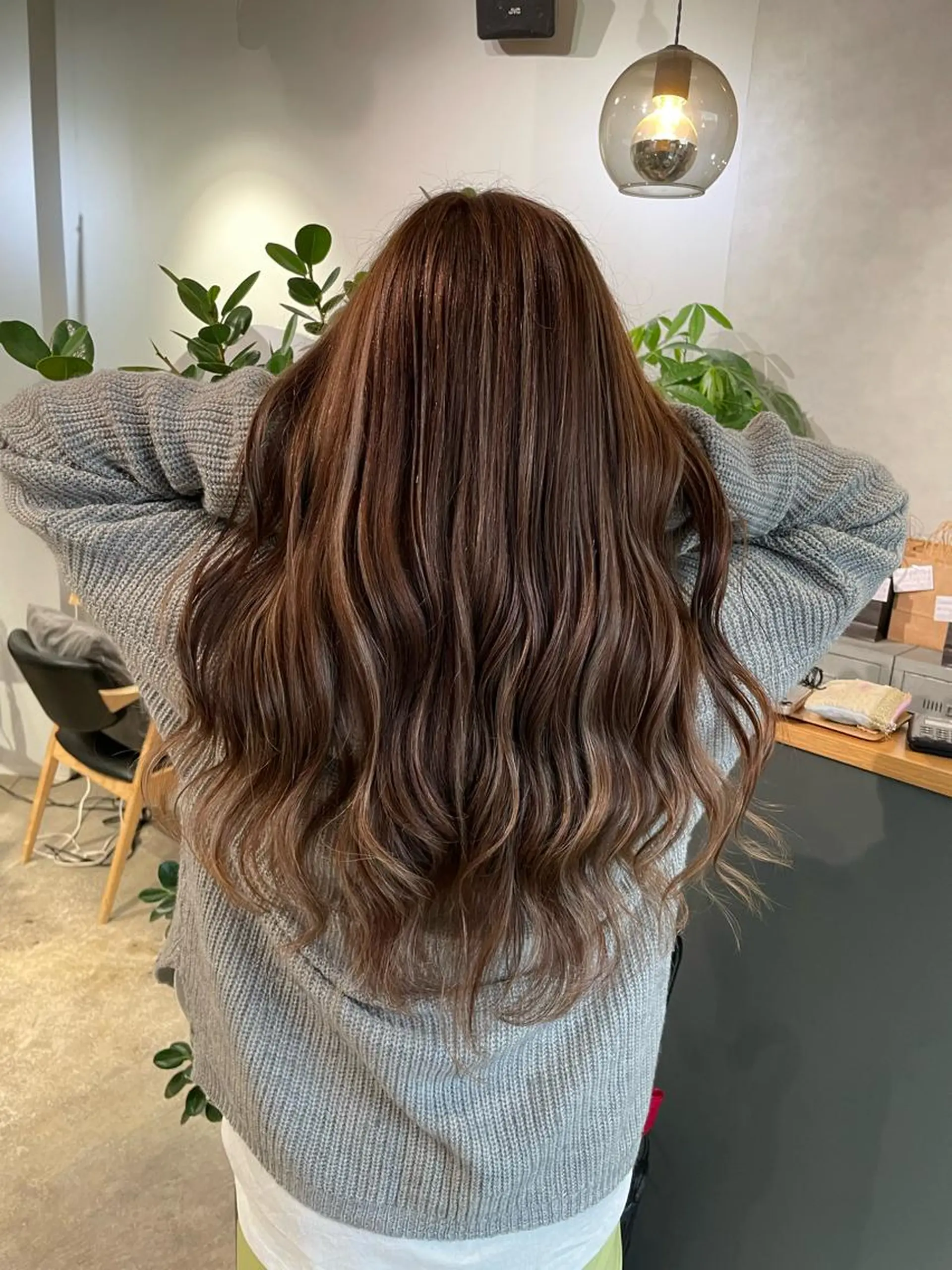 ロング 岸川 恭子のヘアスタイル