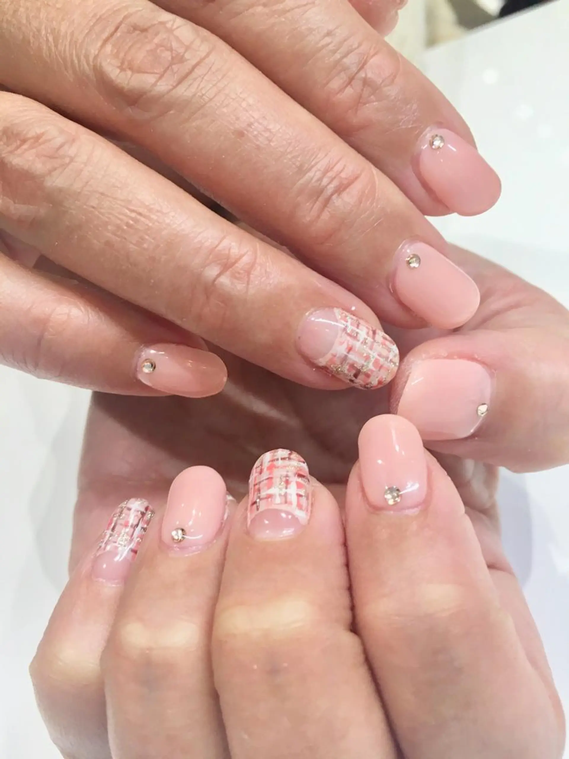 ネイル ツイードネイル 佐藤 まりえのネイルデザイン