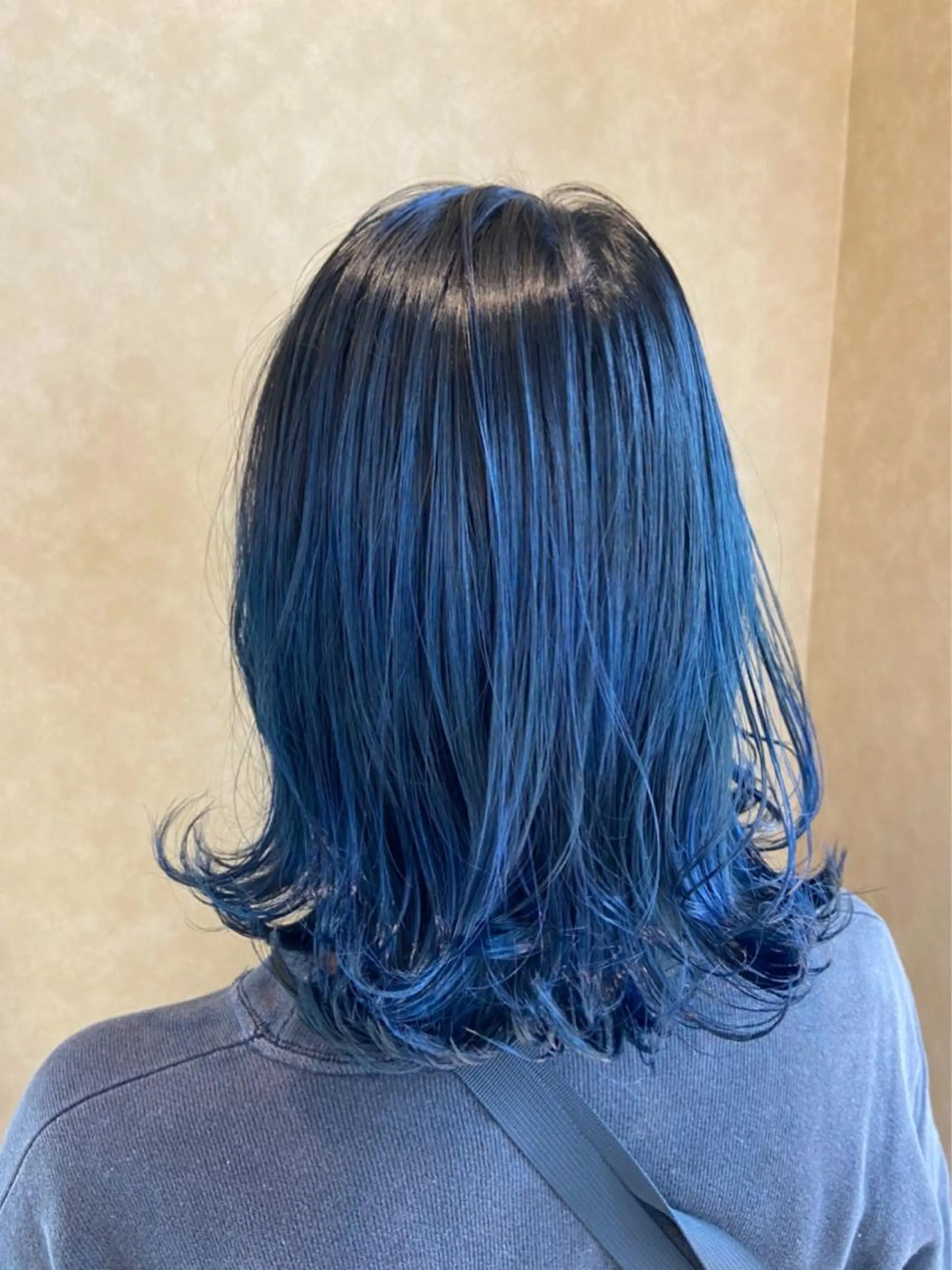 ミディアム カワサキ ヒナコのヘアスタイル