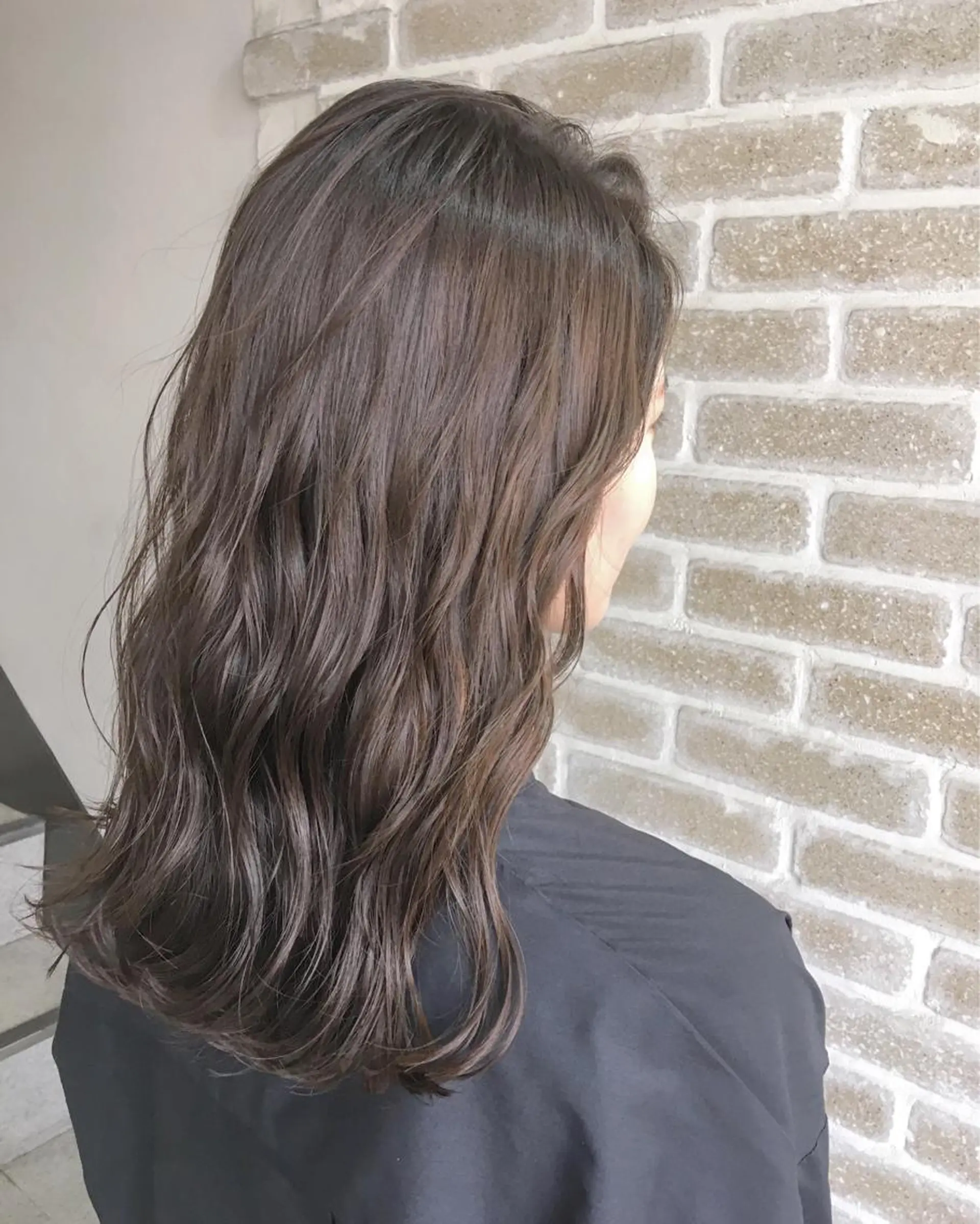 セミロング カラー ヘアアレンジ アッシュ ベージュカラー エグチ アキラのヘアスタイル