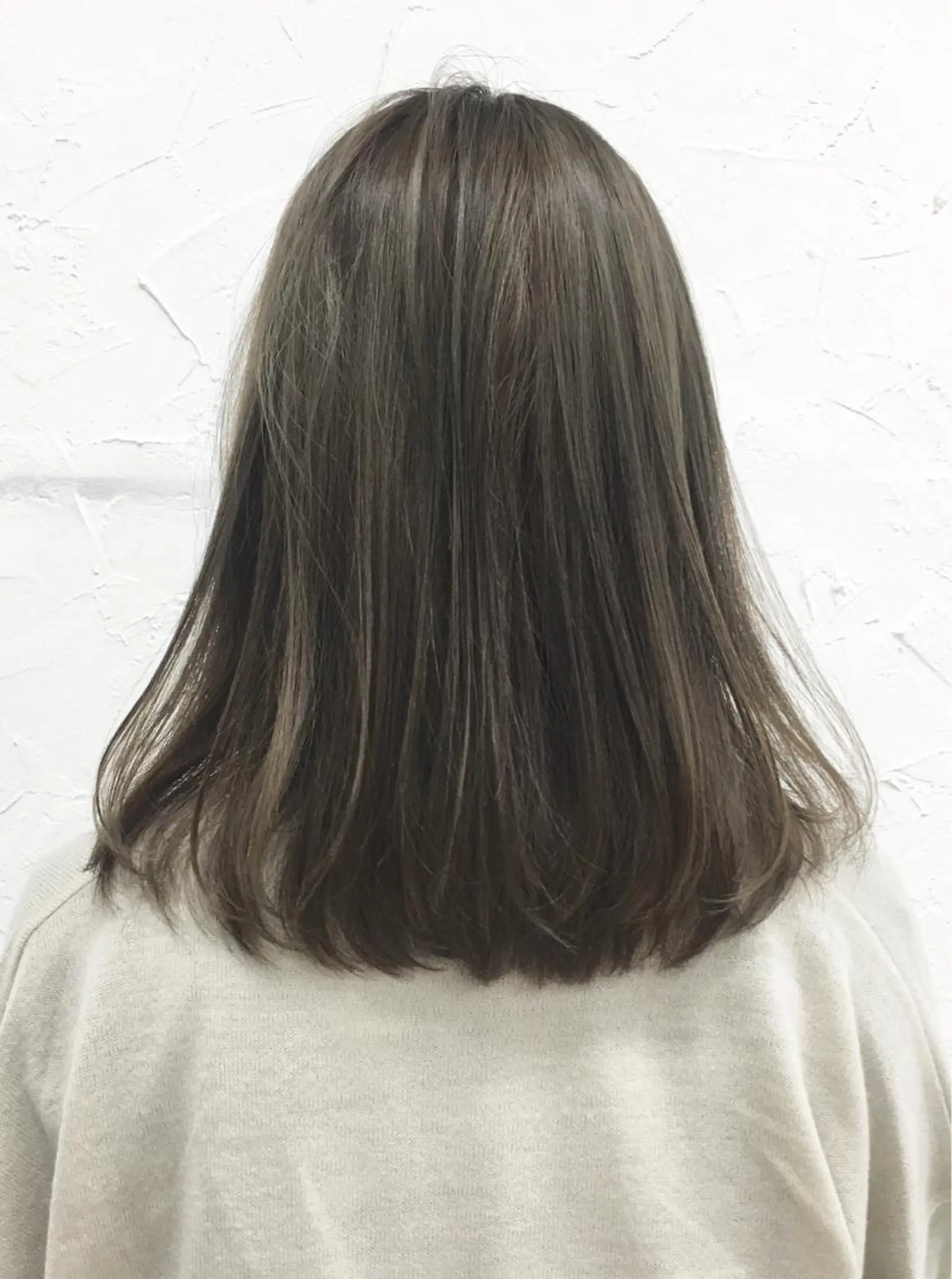 ミディアム カラー アッシュ イルミナカラー 大人垢抜け ダブルカラー【上野】のヘアスタイル