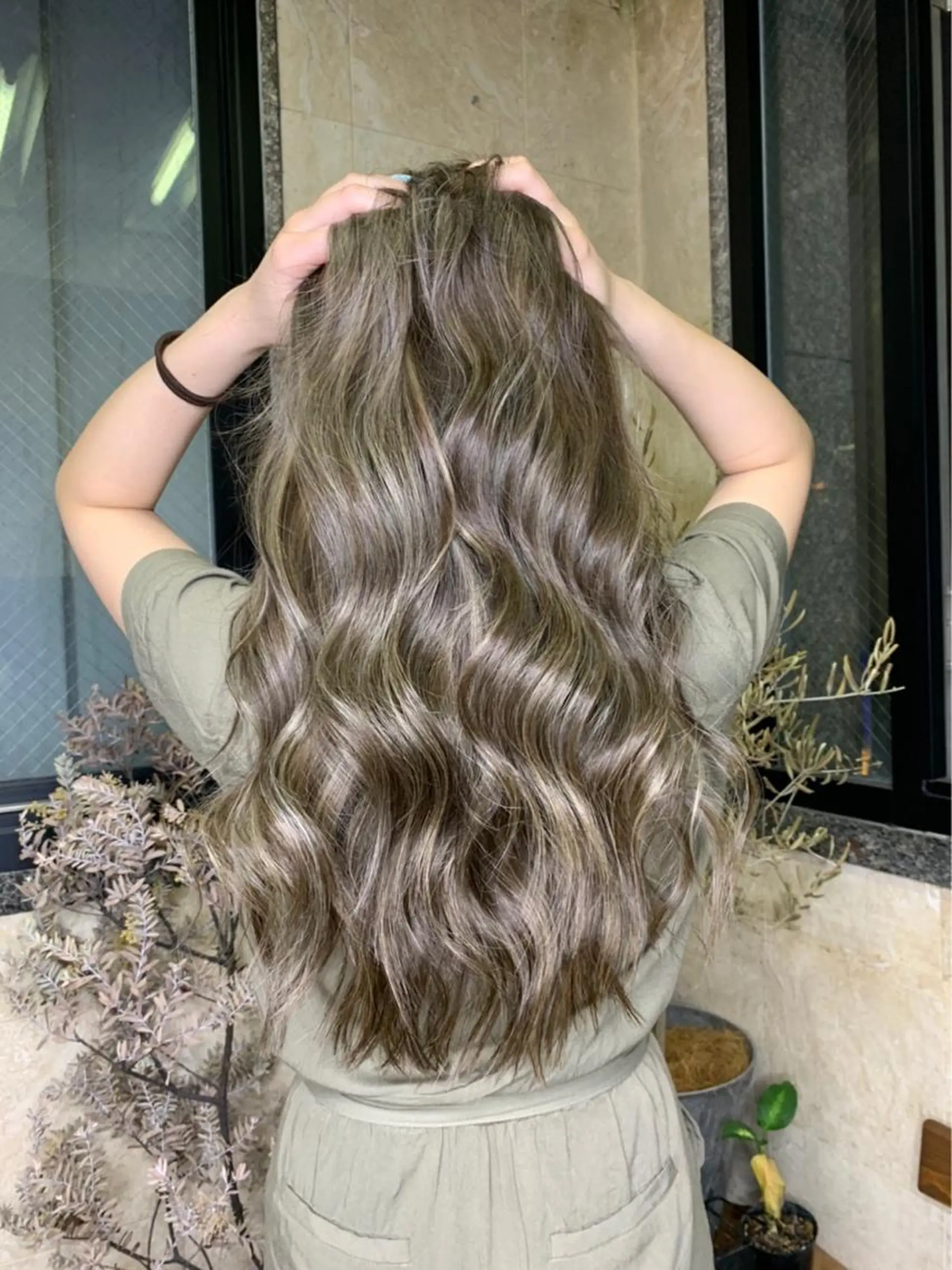 ロング カラー カット ヘアカラー トリートメント 🌿ガクト 🌿艶髪透明感のヘアスタイル