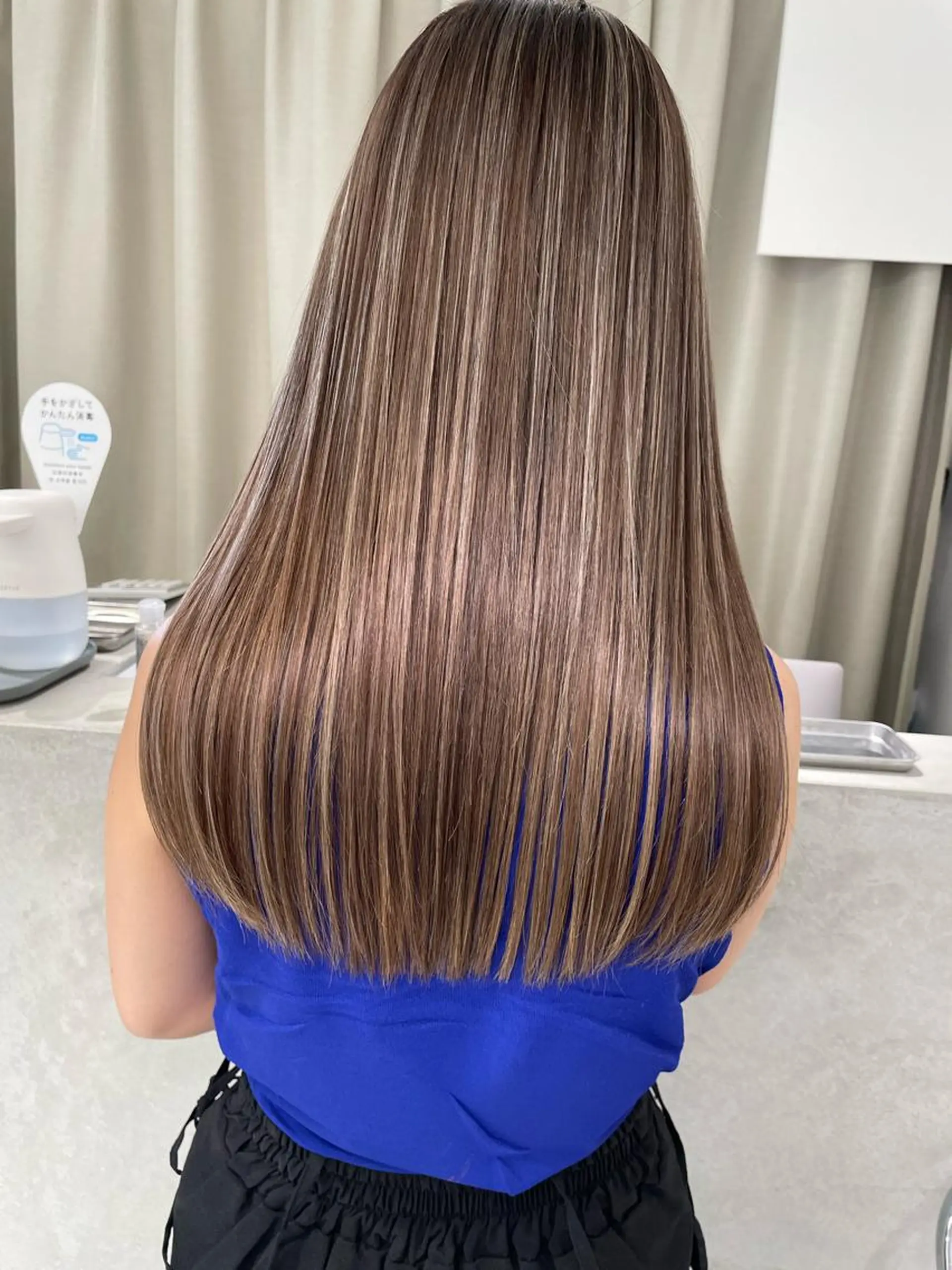 ロング カラー ヘアカラー トリートメント ito. ブリーチ/髪質改善のヘアスタイル