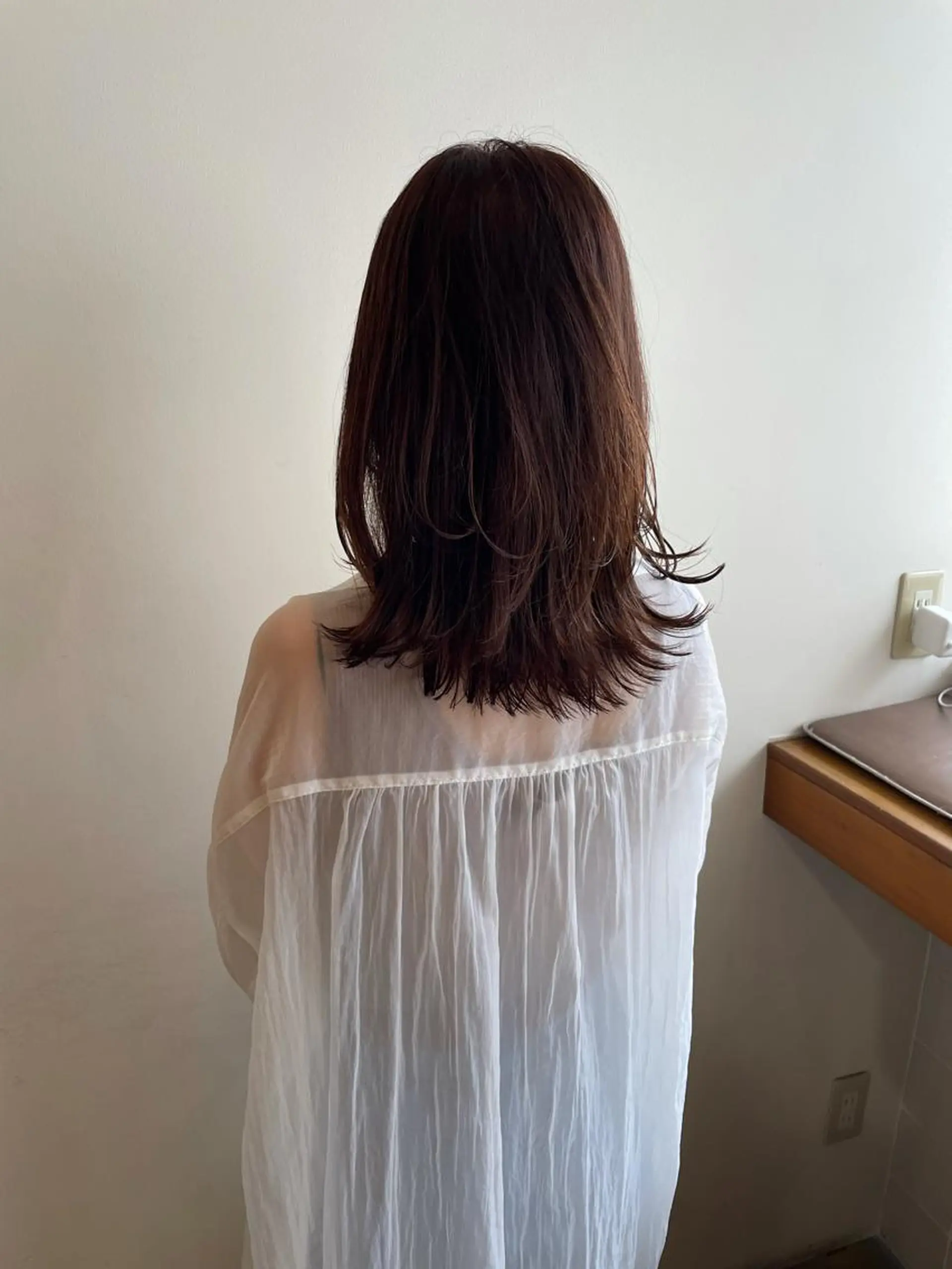 ミディアム カラー MIOベージュカラー 柔らかいカラーのヘアスタイル