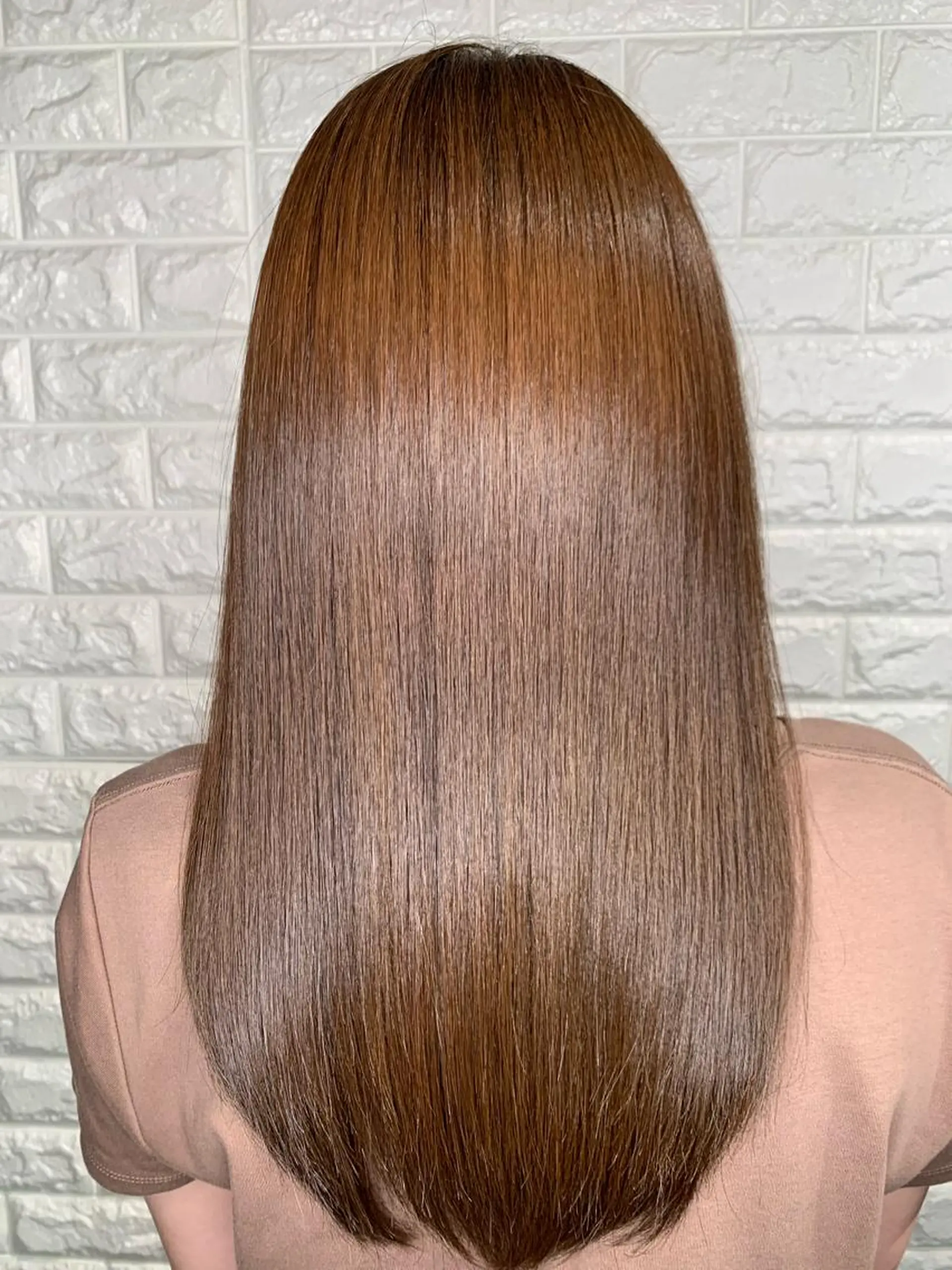 セミロング カラー 髪質改善 縮毛矯正 トリートメント Lee東三国 店長 谷辻誠志のヘアスタイル