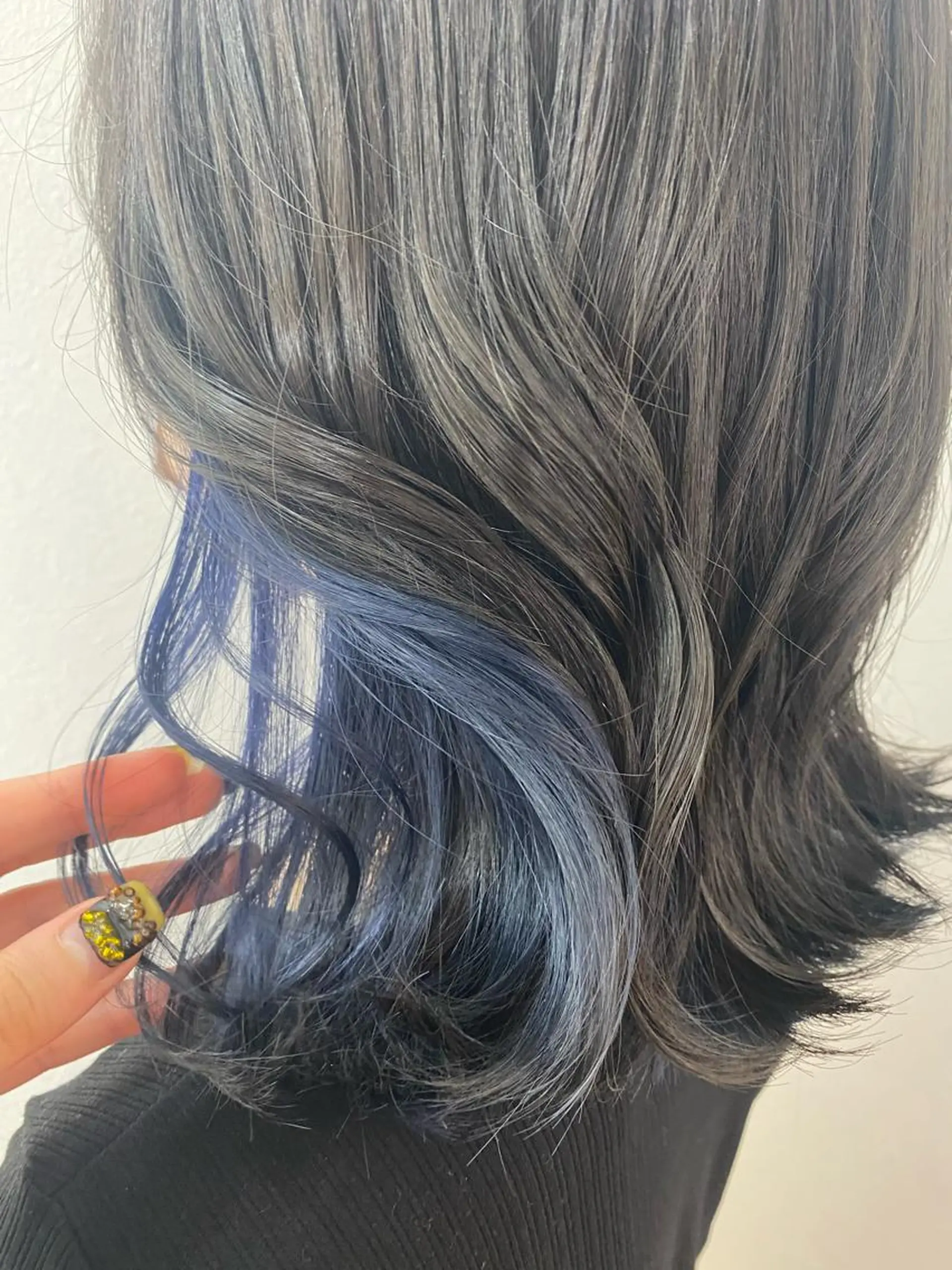 ミディアム カラー ブルーカラー 遠藤沙也加 /レイヤーカットのヘアスタイル