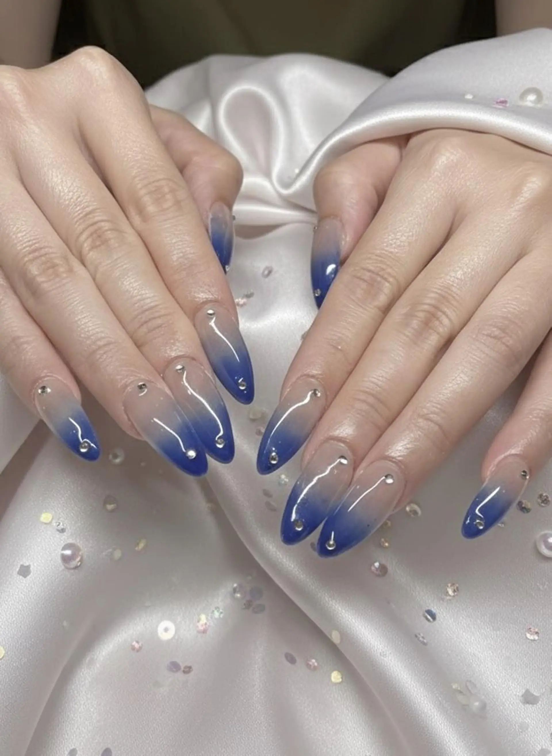 ネイル グラデーション ハンドネイル 24時間営業 UNABOMBAのネイルデザイン