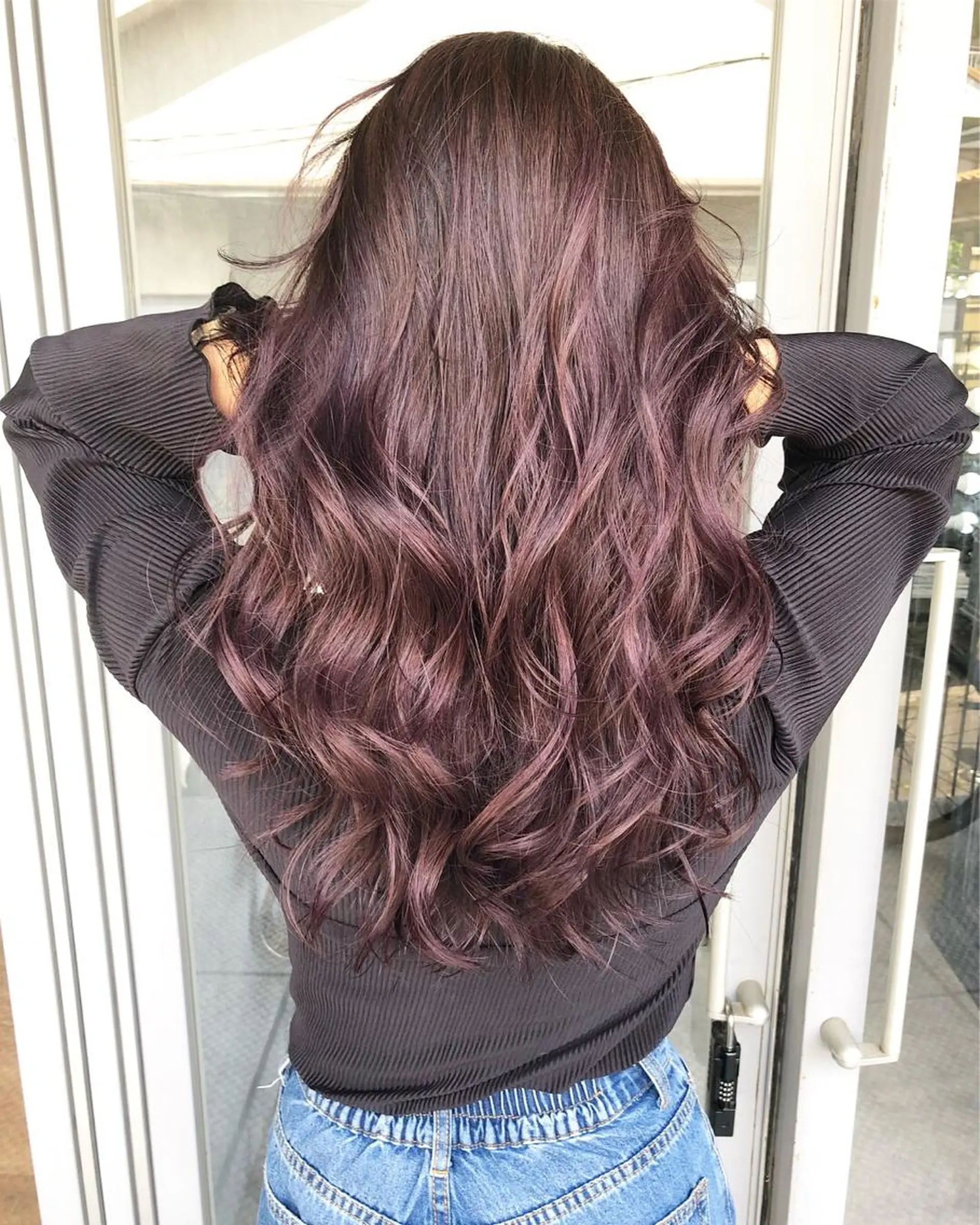 ミディアム カラー アッシュ パープルカラー パープルアッシュ レイヤーカット BLend 渋谷のヘアスタイル