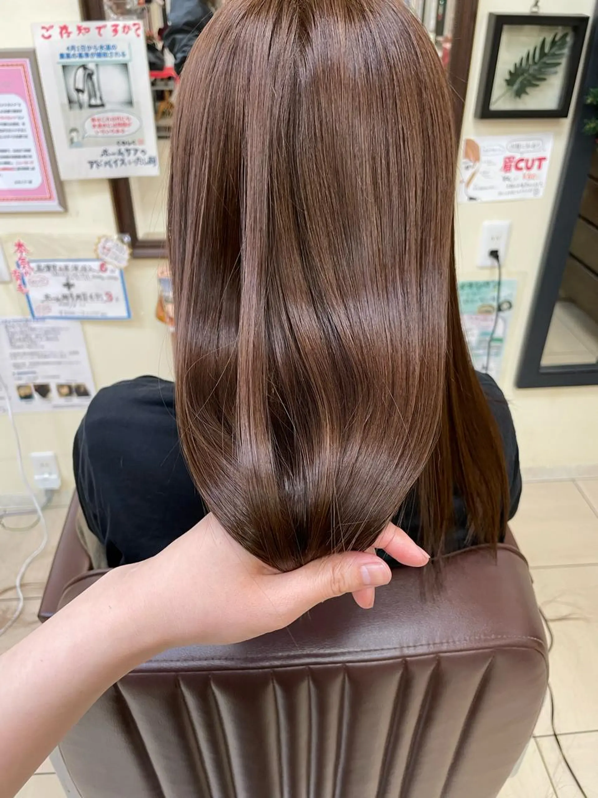 ロング カラー ベージュカラー モカベージュ 髪質改善サロン✨ 三浦　葵のヘアスタイル