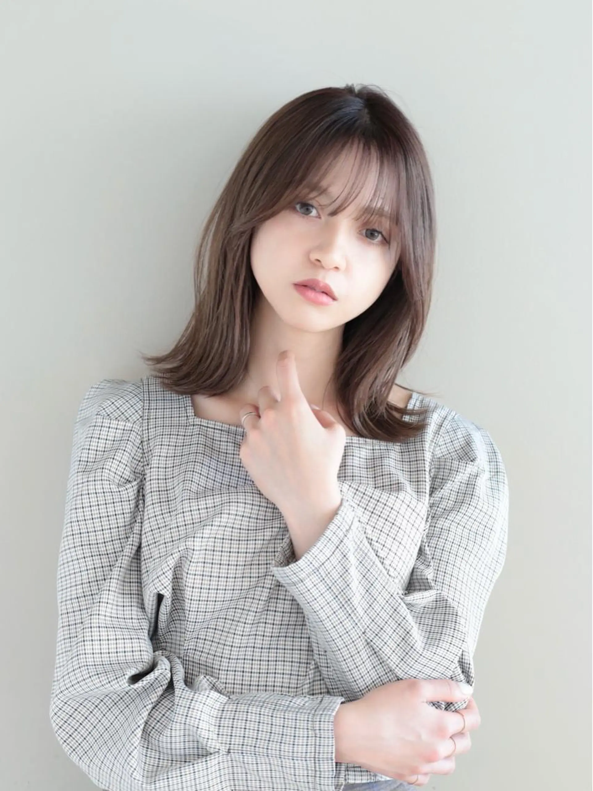 ミディアム カラー 佐藤 悠衣/透明感 カラー/似合わせ前髪のヘアスタイル