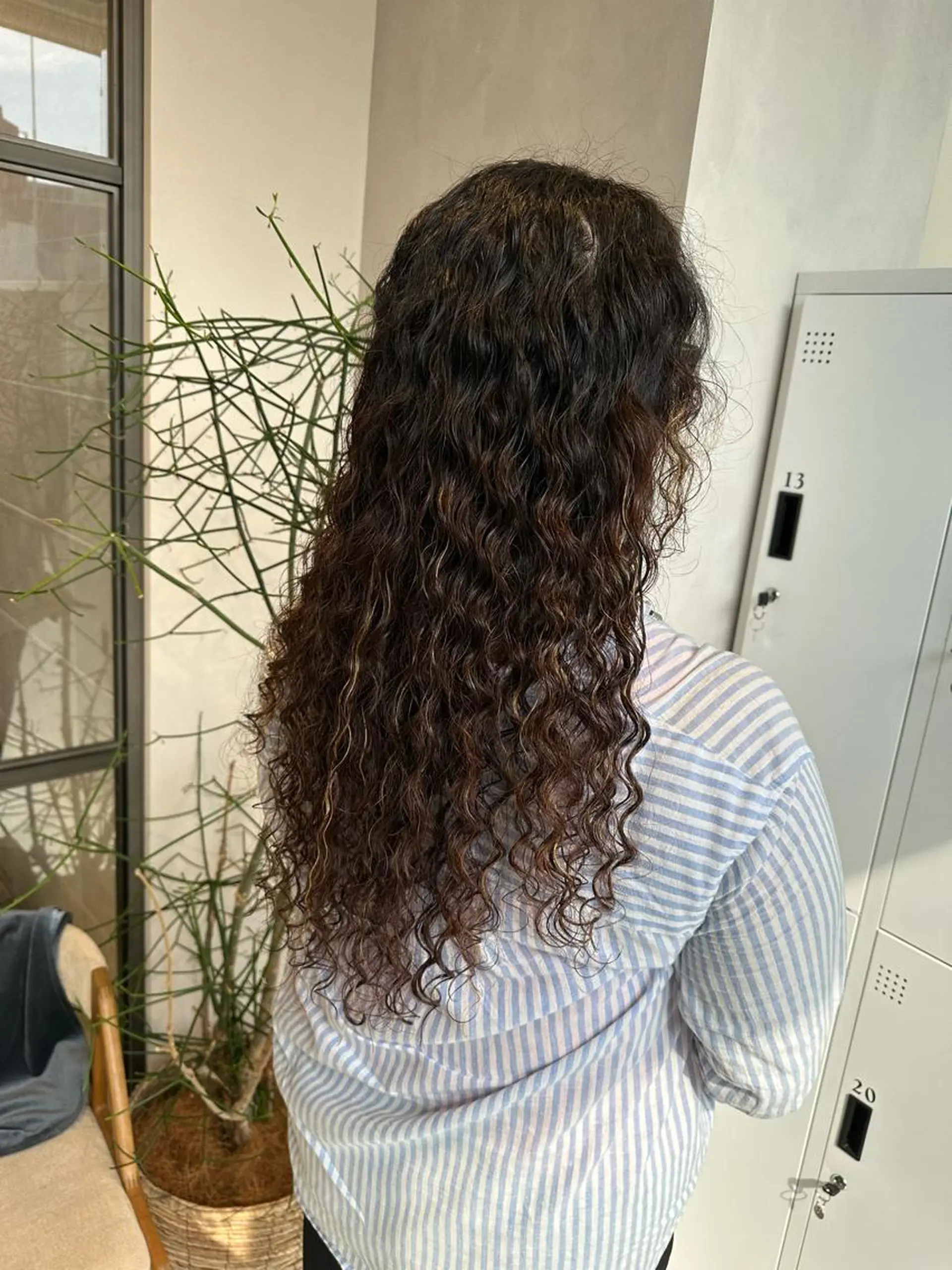 ロング パーマ カット パーマ トリートメント 🟢ウルフ/スパイラ ルパーマ/大西🟢のヘアスタイル