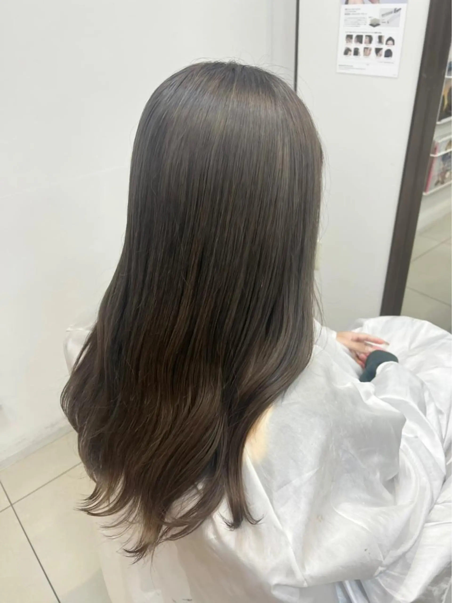 ロング カラー ブリーチ 透明感カラー SOYON なんば店所属・水島 真彩のヘアスタイル