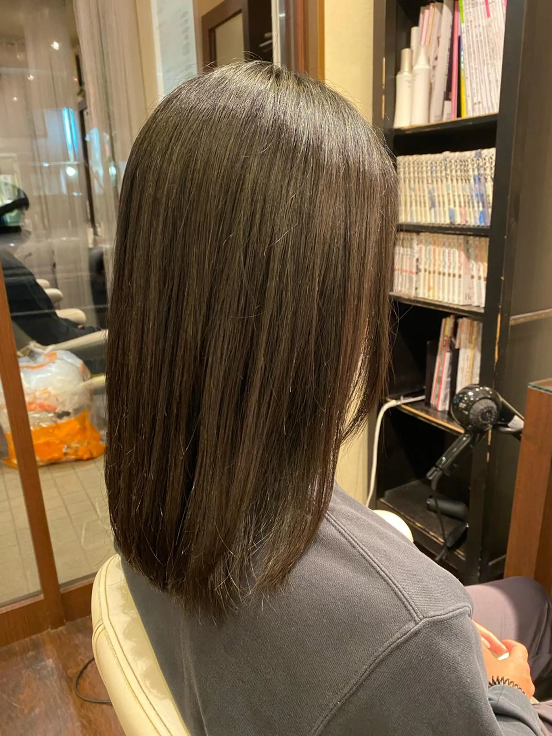 セミロング 艶ｶﾗｰ｜ｽﾄﾚｰﾄ 🍟yuki🍟のヘアスタイル