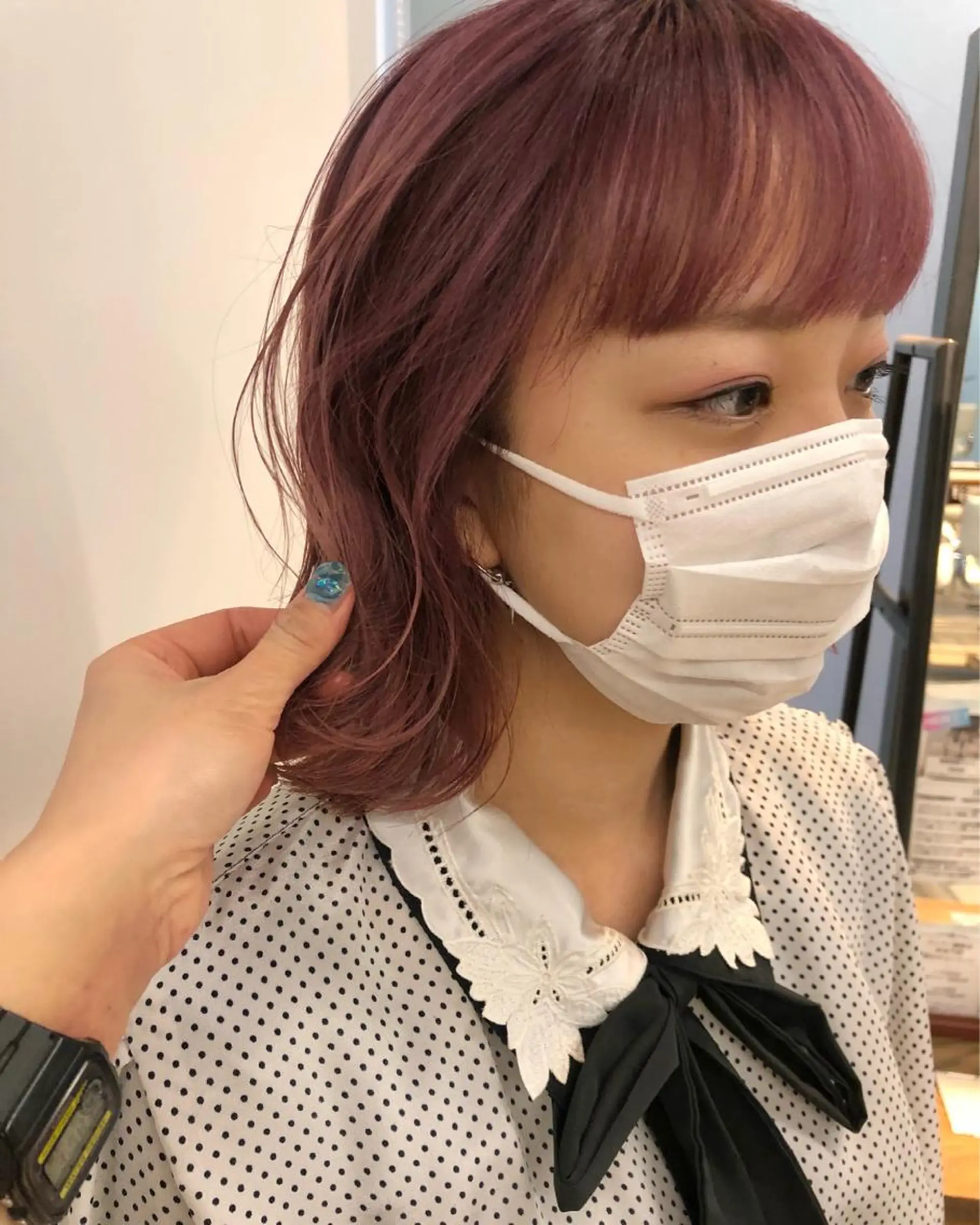 ミディアム カラー 古屋 花織のヘアスタイル