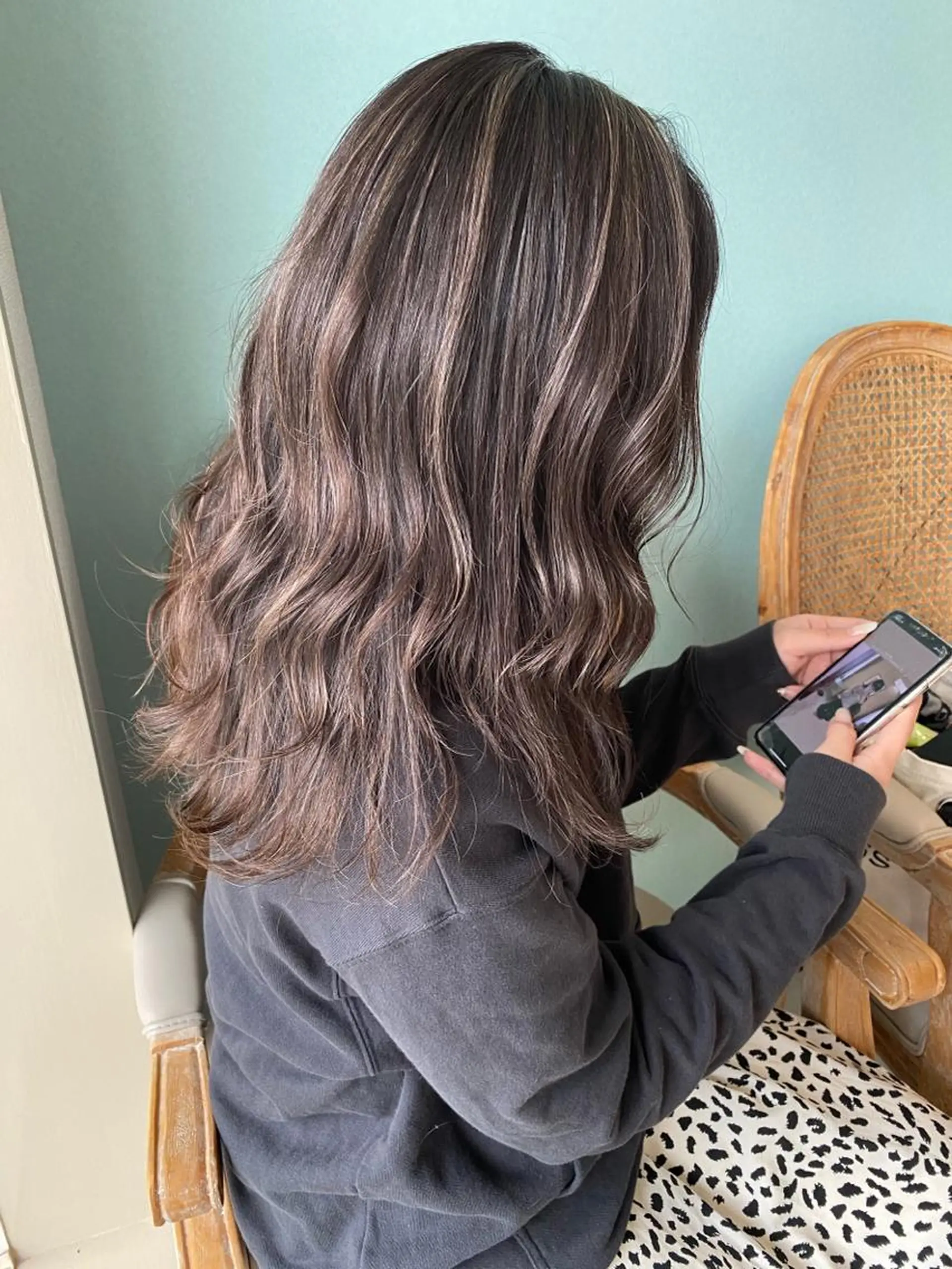 ロング カラー 藤井 貴美子のヘアスタイル