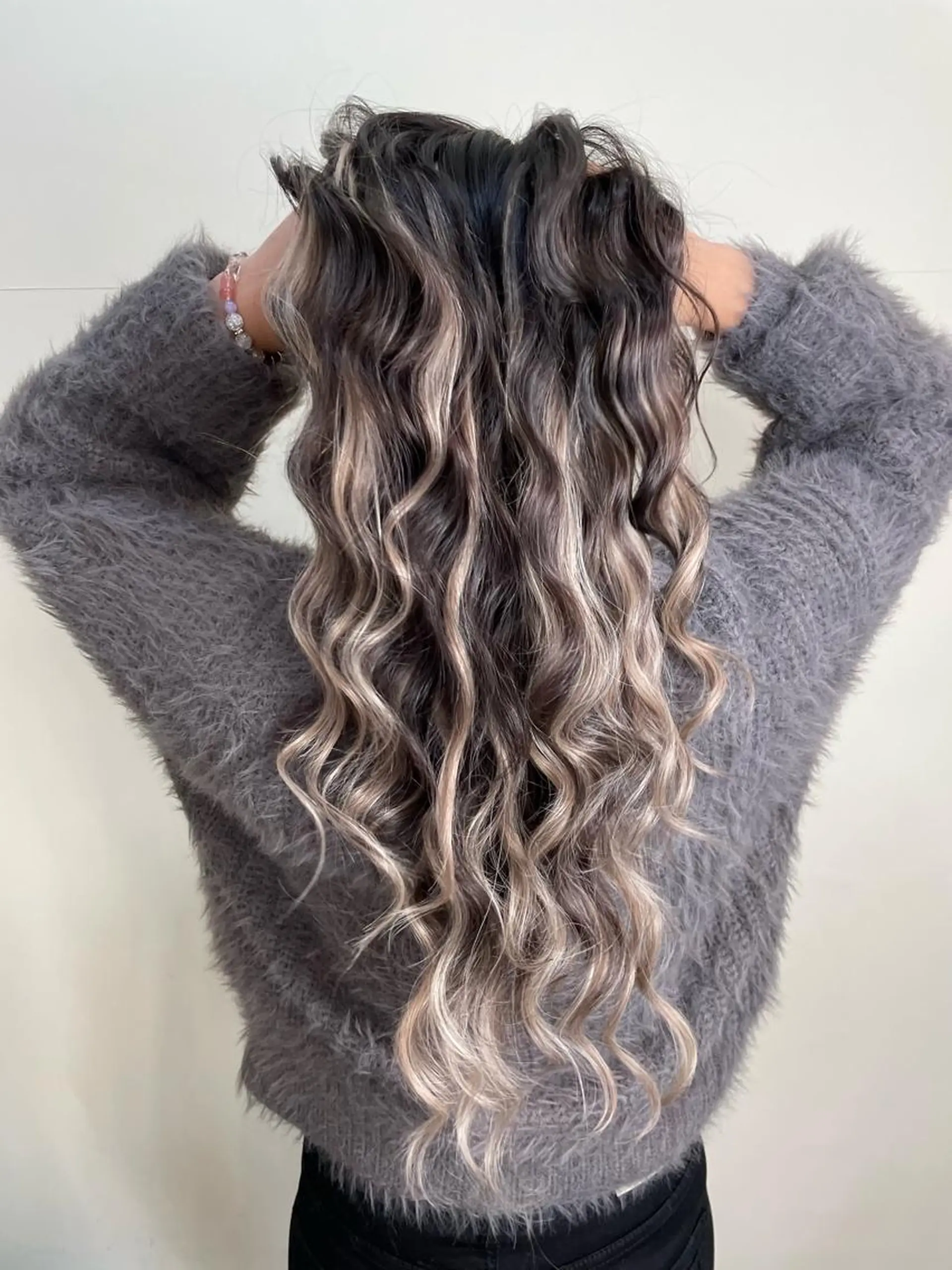 カラー バレイヤージュ ブリーチ ケアブリーチ ダブルカラー イヤリングカラー 戸川 紗良のヘアスタイル