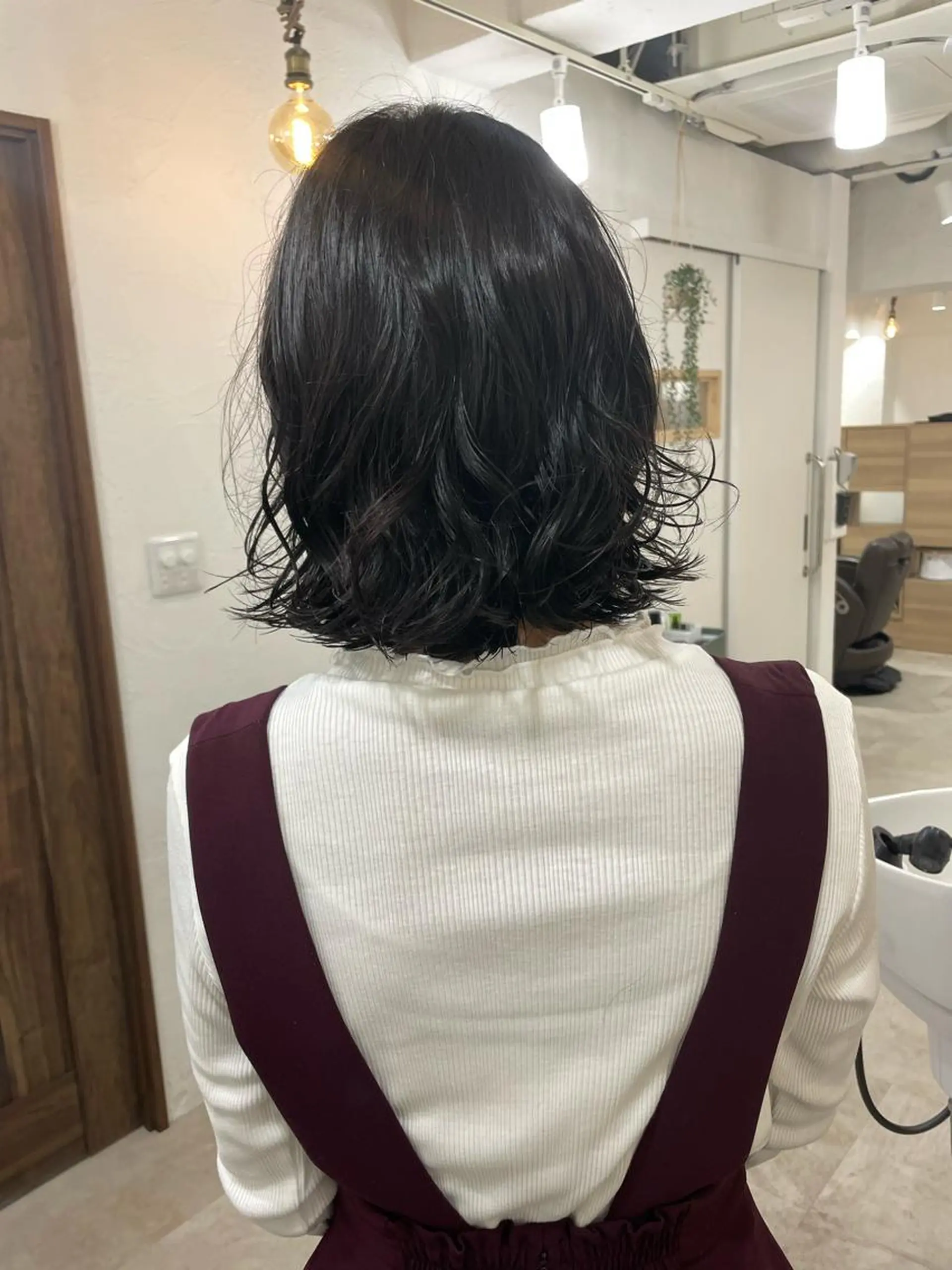 ミディアム パーマ 切りっぱなしボブ ミディアムパーマ ボブ ウルフカット 銀座No.1髪質改善 縮毛矯正/本木のヘアスタイル