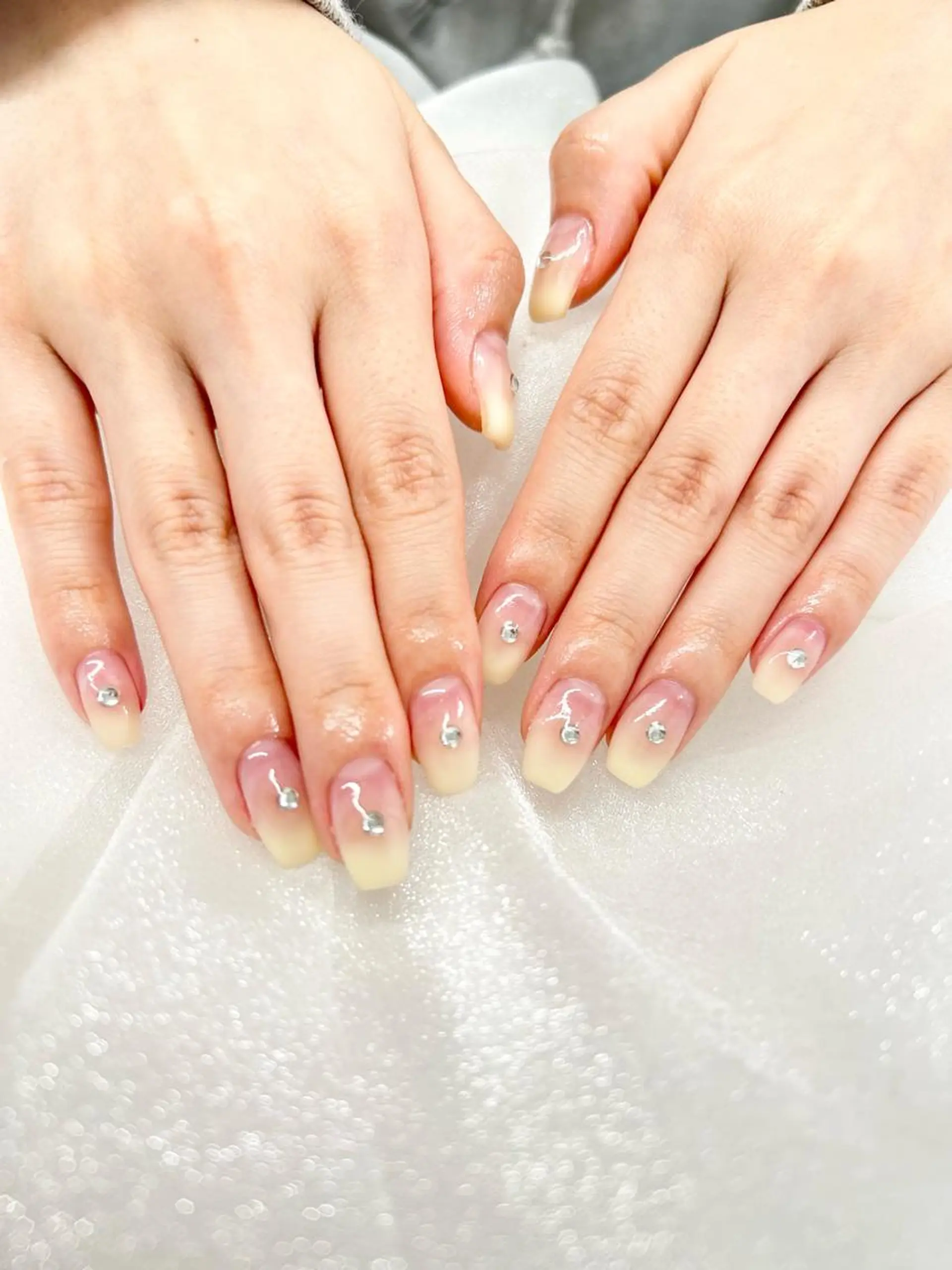 ネイル マツエク・マツパ アイブロウ グラデーション pu muのネイルデザイン