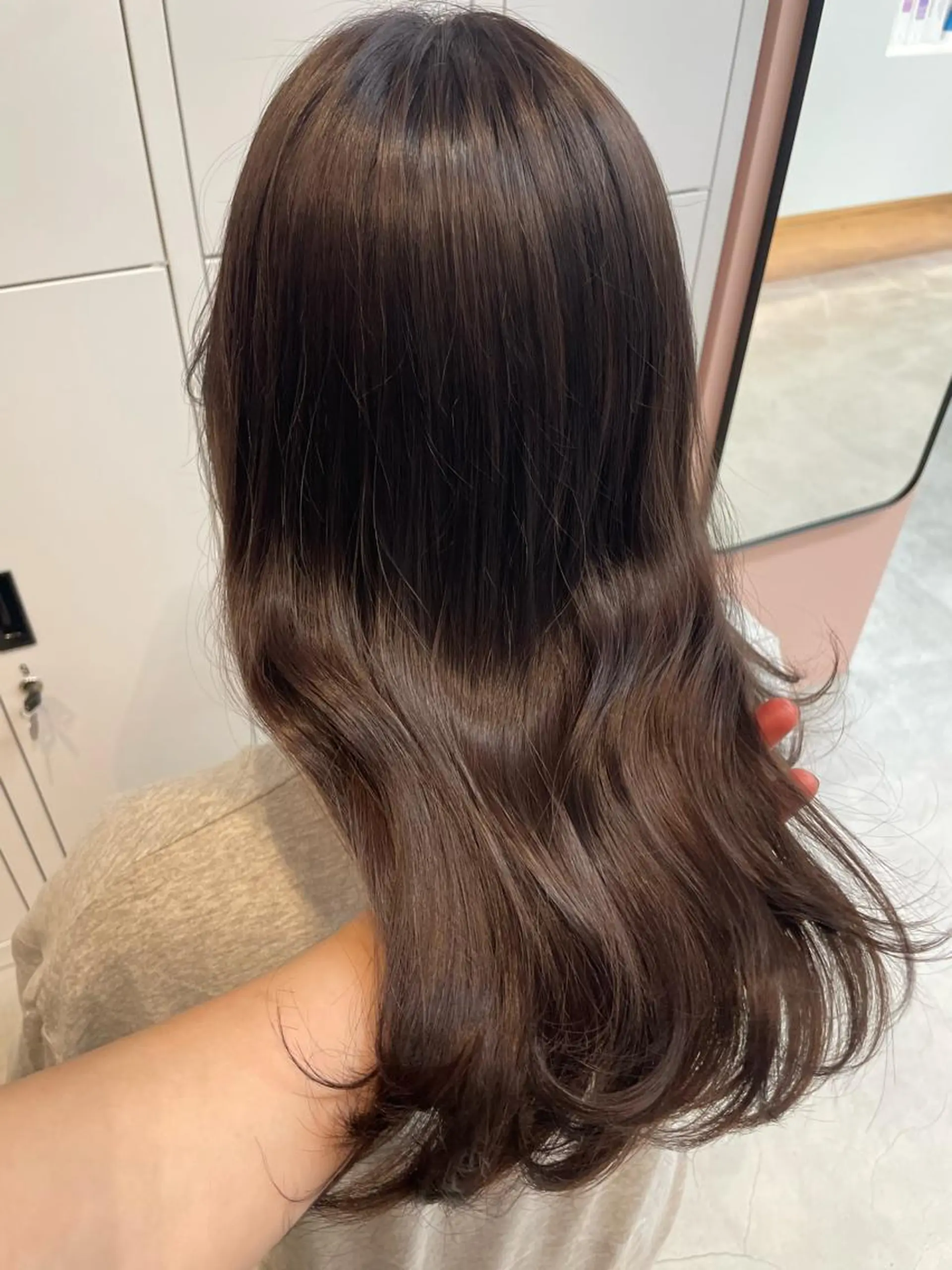 カラー 若月 あやかのヘアスタイル