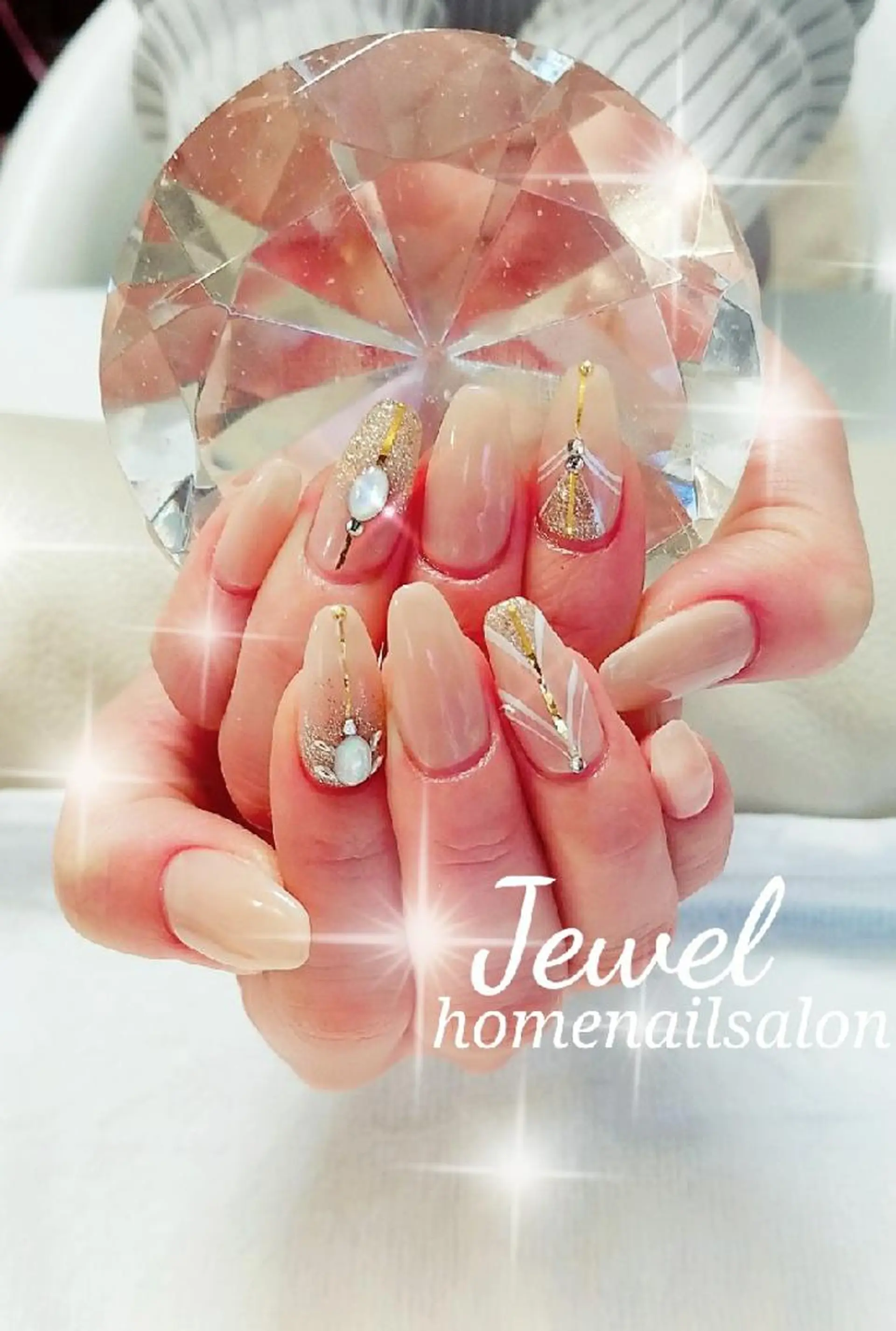 ネイル ストーンネイル ＪＥＷＥＬ　ＮＡＩＬ所属・ＪＥＷＥＬ ＮＡＩＬのネイルデザイン