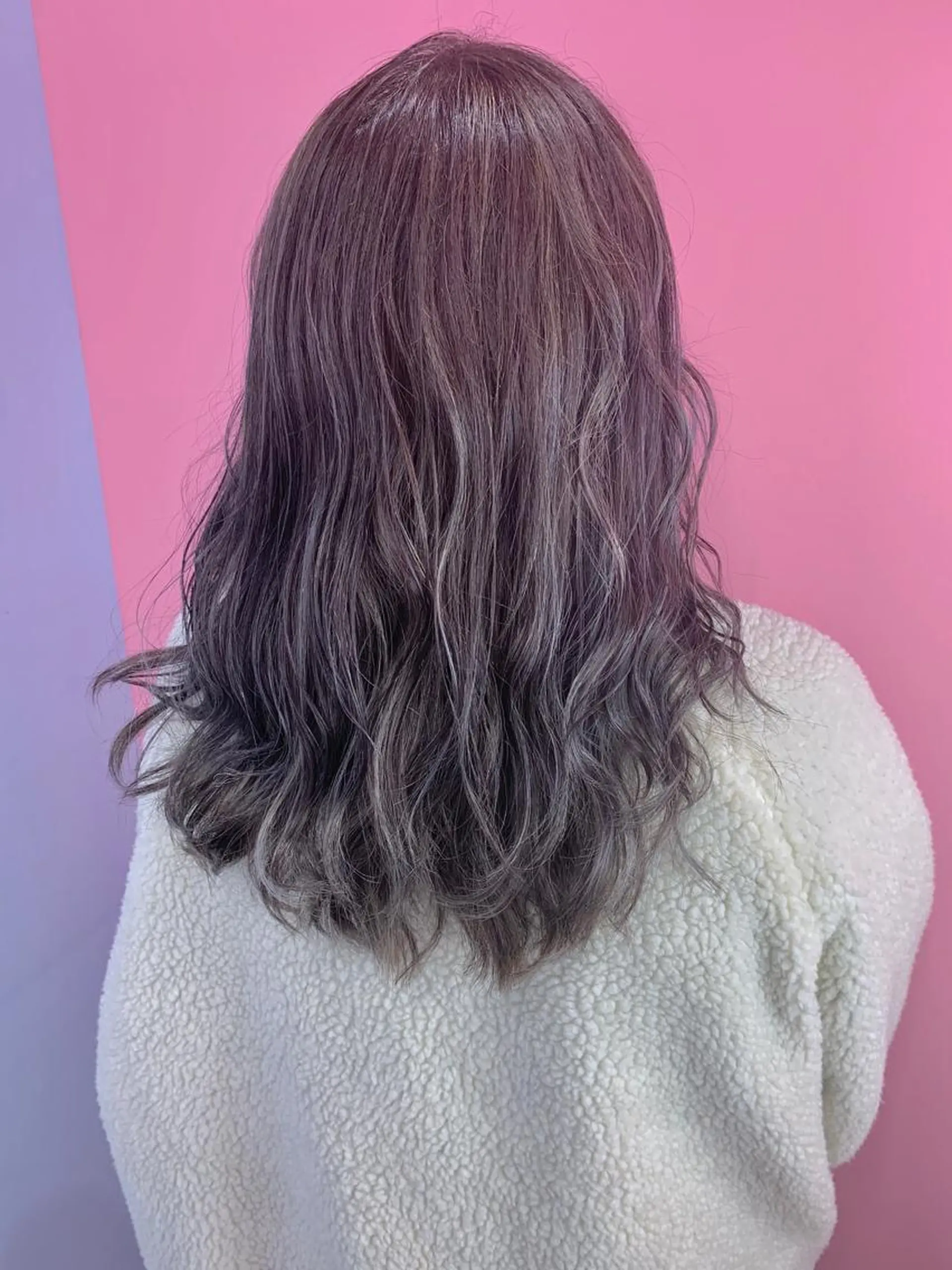 セミロング カラー シルバー _WHITE高槻所属・_WHITE高槻店 yusukeのヘアスタイル