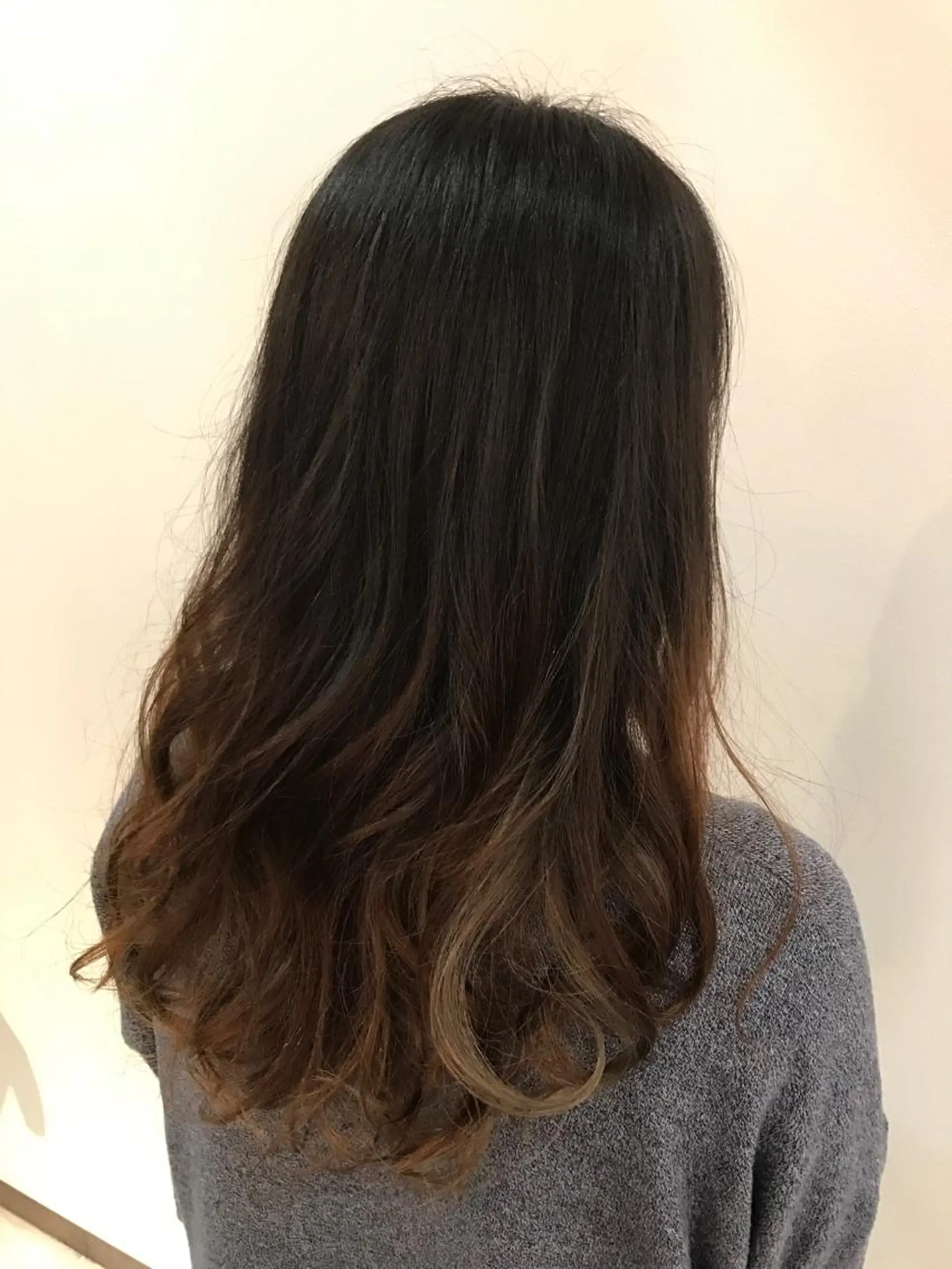 ロング カラー グラデーションカラー GRANLUSSO 岡山駅前 ビックカメラ5階所属・岡本 智次のヘアスタイル