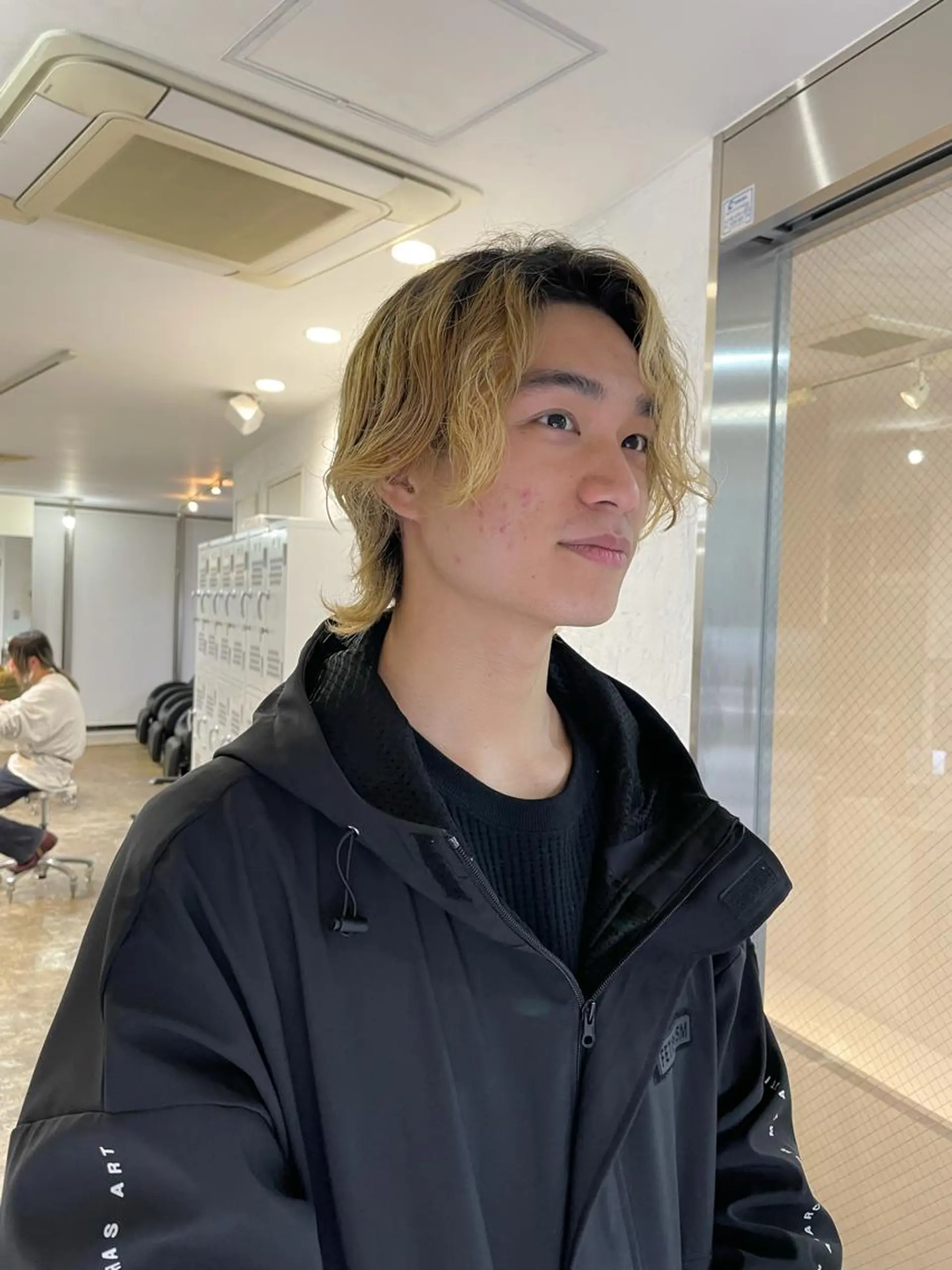 ショート メンズ 透明感カラー 大人グレージュ有村のヘアスタイル