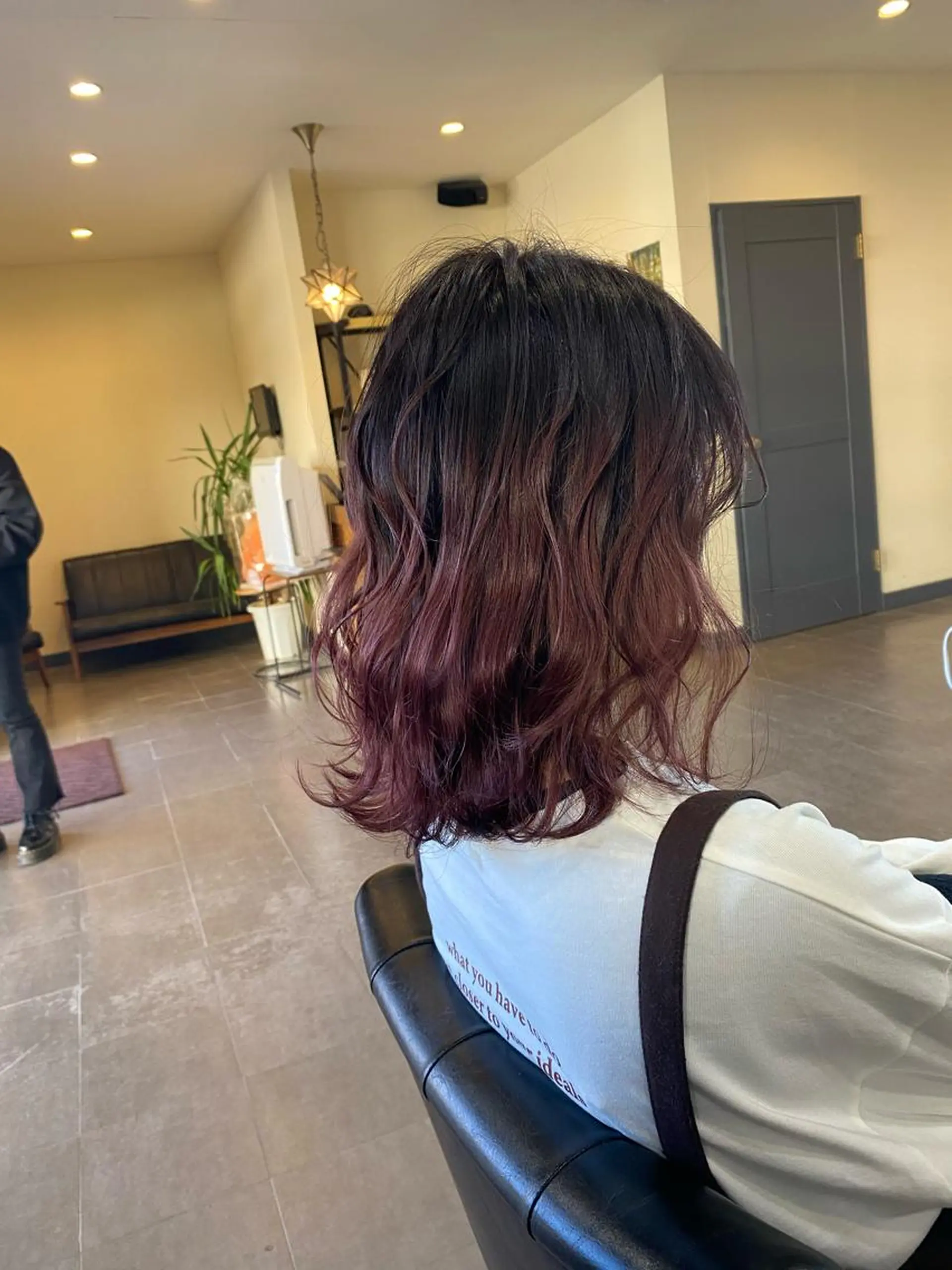 ミディアム maco 艶感ハイトーン🦋のヘアスタイル