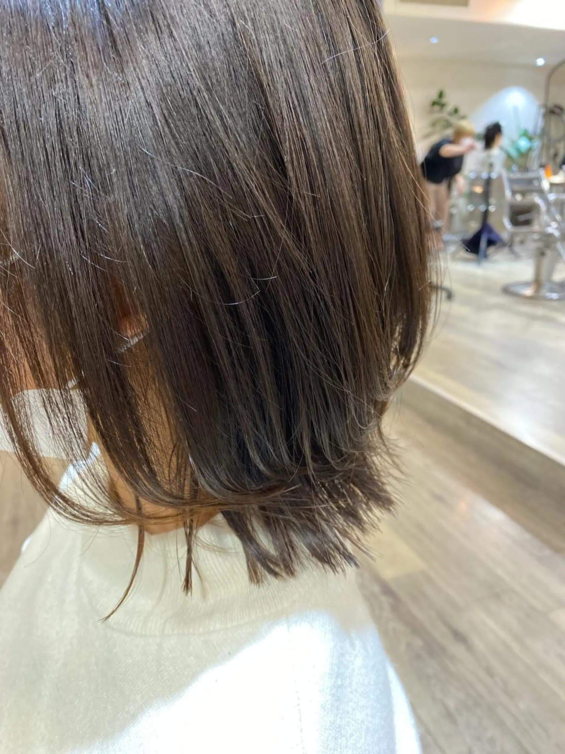 ミディアム W所属・小林 朋花のヘアスタイル