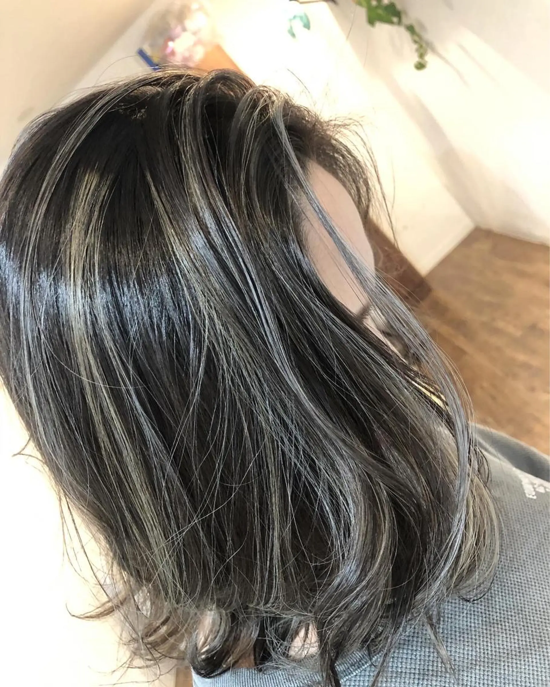 ミディアム カラー パーマ カット ヘアカラー ブリーチ毛縮毛矯正 👑山口のヘアスタイル