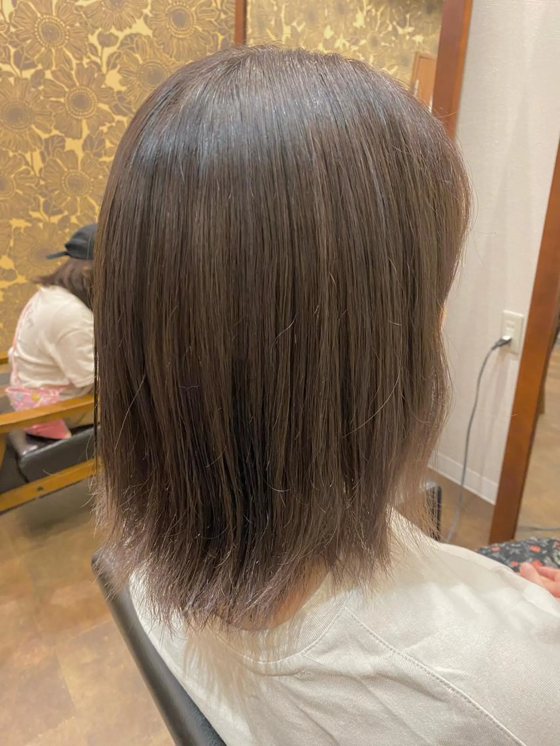 セミロング カラー Design Color🐰アユミのヘアスタイル