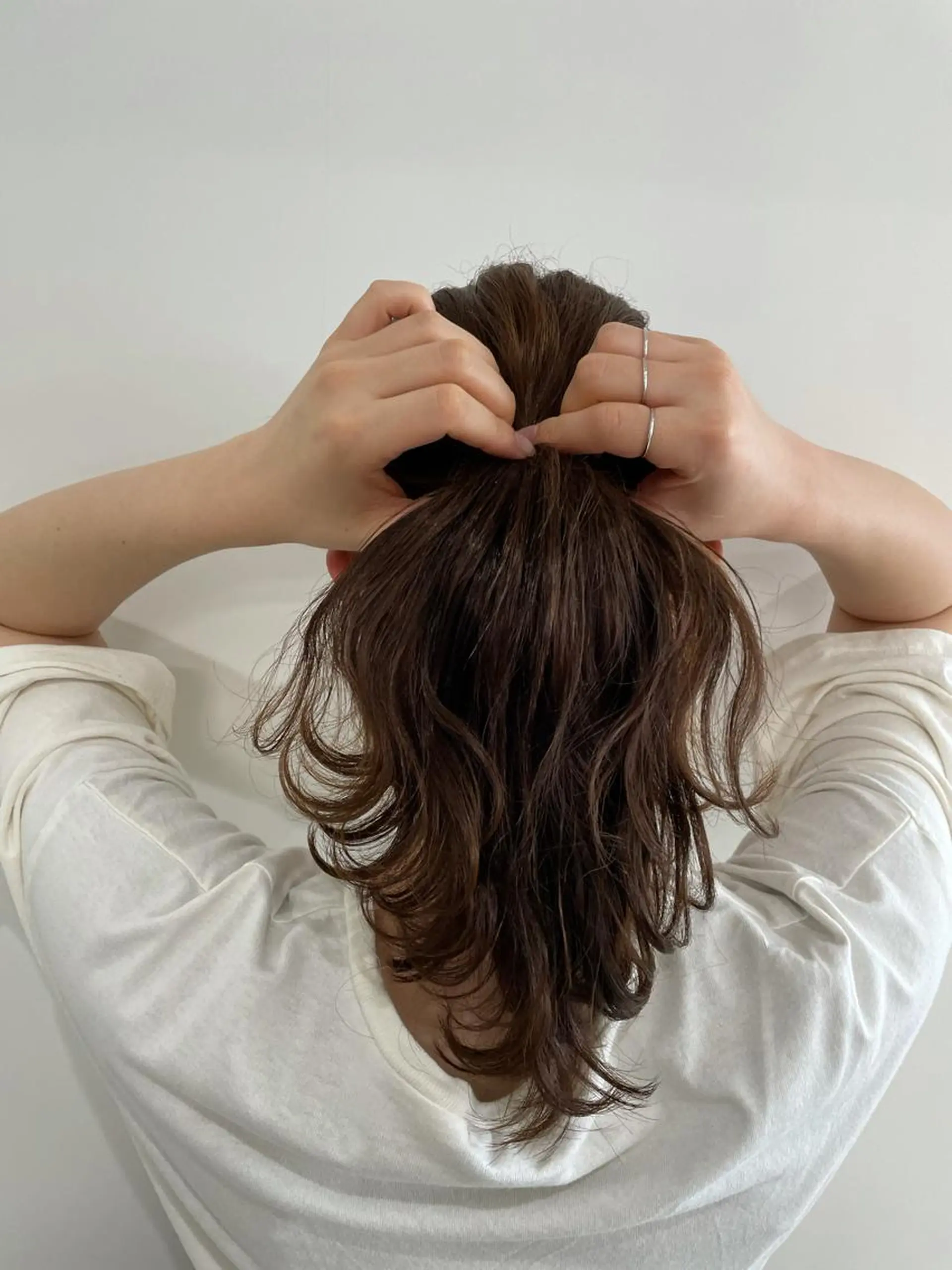 ミディアム カラー ヘアアレンジ 🤍似合わせパーマ 奥田沙耶🫧のヘアスタイル